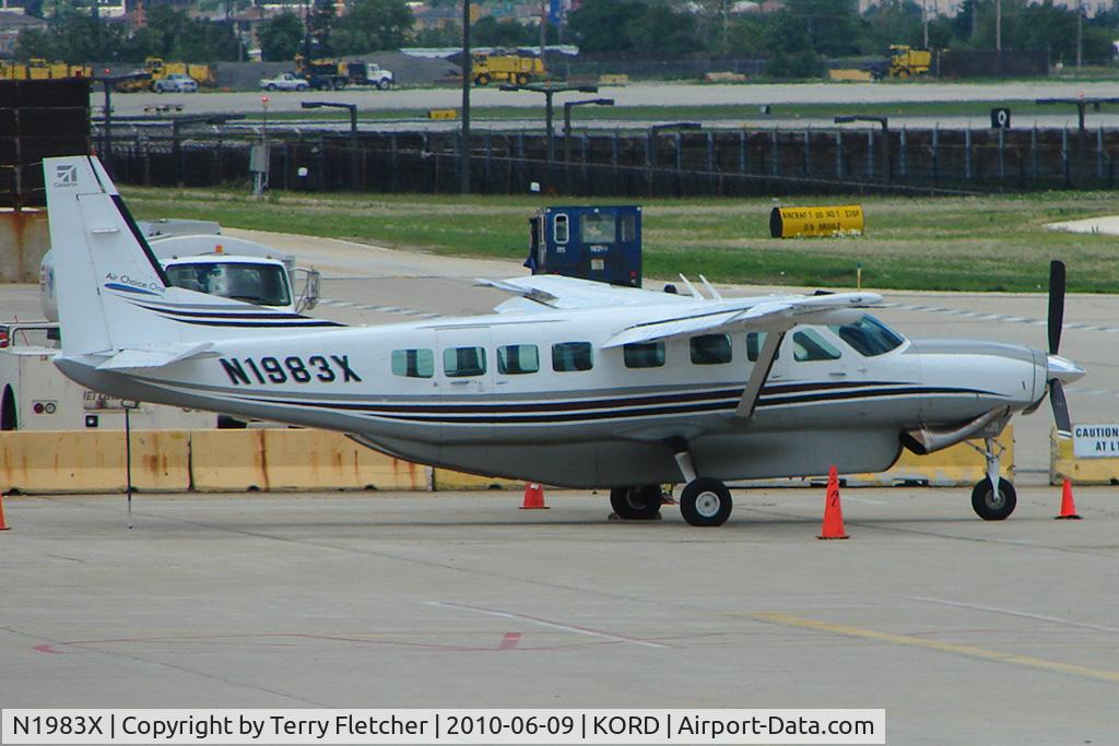N1983X, 2003 Cessna 208B Grand Caravan C/N 208B1013, 2003 Cessna 208B, c/n: 208B1013 at Chicago O'Hare