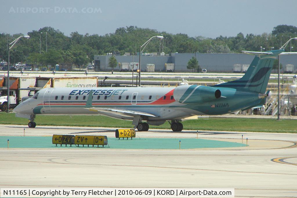 N11165, 2004 Embraer ERJ-145XR (EMB-145XR) C/N 14500819, 2004 Embraer EMB-145XR, c/n: 14500819 at Chicago O'Hare