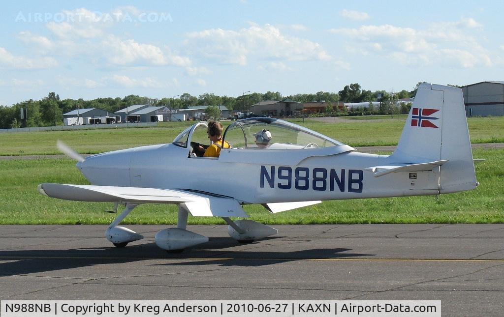N988NB, Vans RV-8 C/N 81253, Another photo of 988NB, this time without the cover. Taxiing to runway 31 for departure.