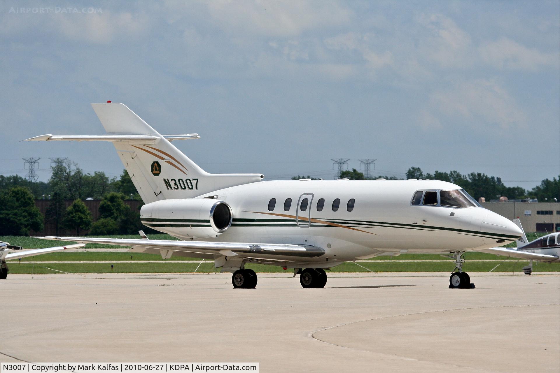 N3007, 2000 Raytheon Hawker 800XP C/N 258487, Empire Airlines Inc., Raytheon Aircraft Company HAWKER 800XP on the ramp KDPA.