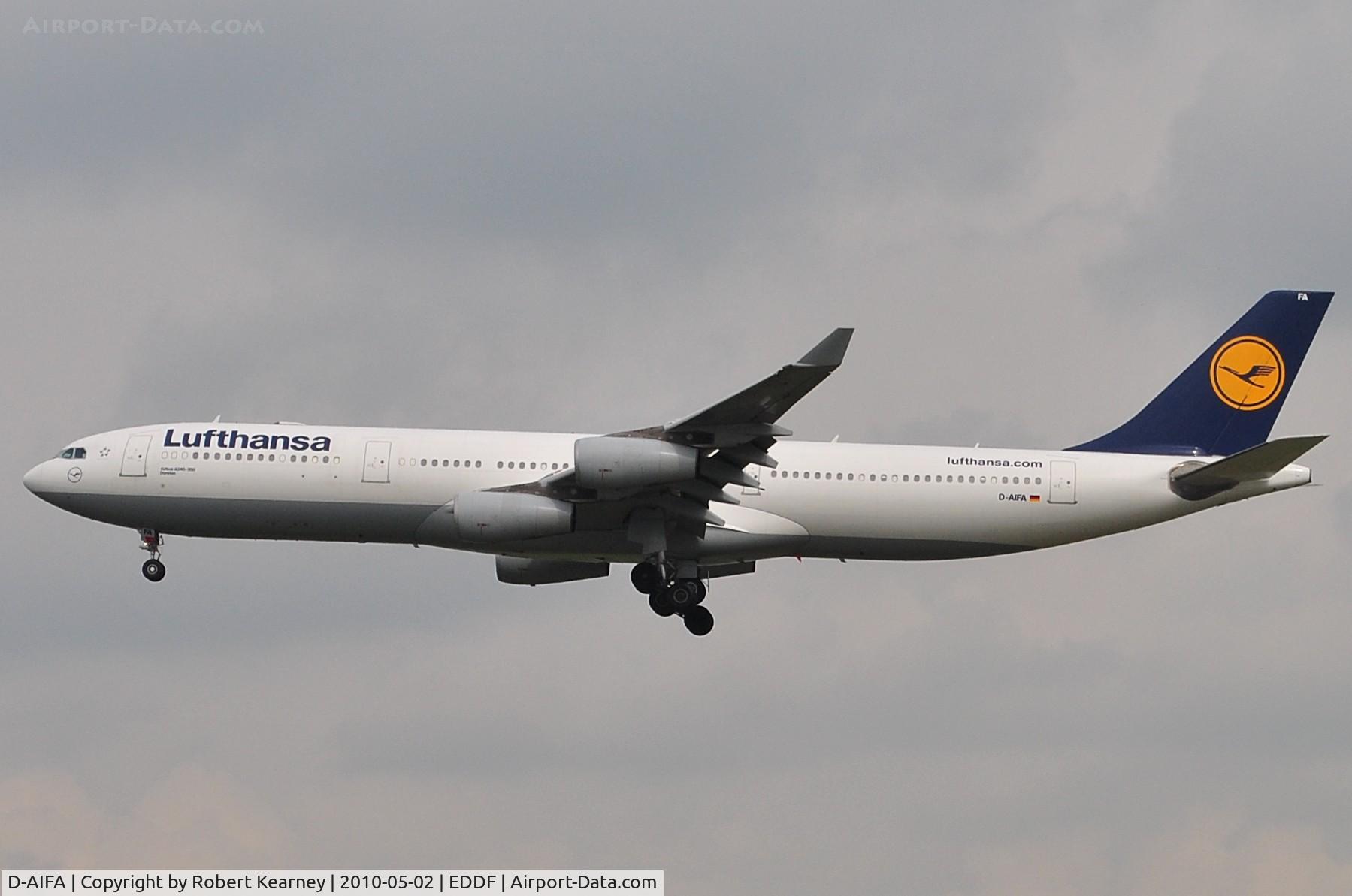 D-AIFA, 2000 Airbus A340-313X C/N 352, Lufthansa on finals