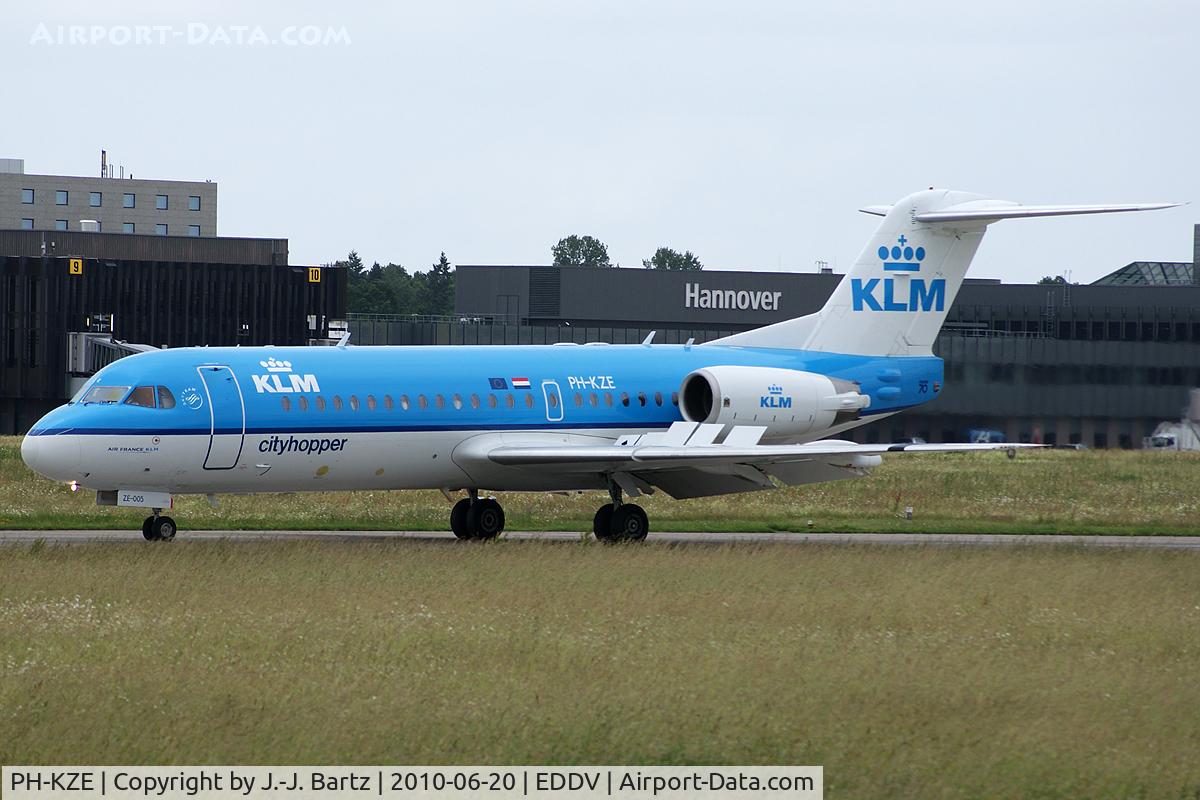 PH-KZE, 1996 Fokker 70 (F-28-0070) C/N 11576, DSLR-A230
