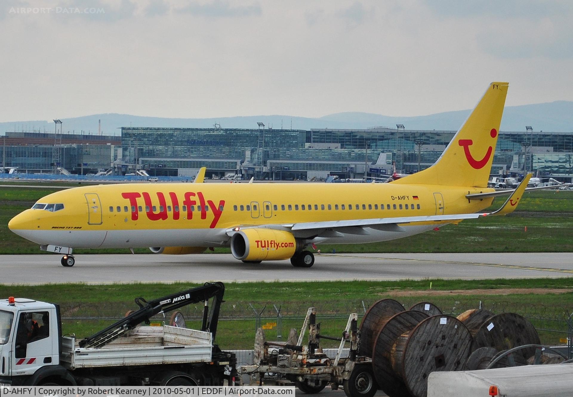 D-AHFY, 2001 Boeing 737-8K5 C/N 30417, TUIfly taxiing to the far r/w