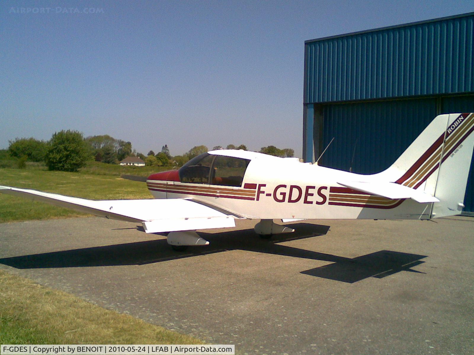 F-GDES, Robin DR-400-120 C/N 1581, DR 400-120