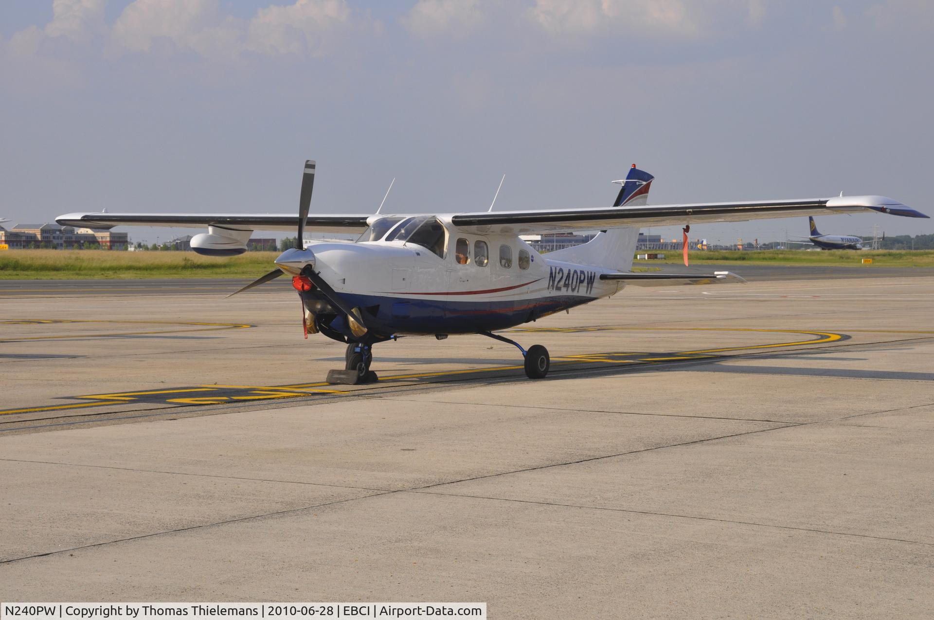 N240PW, 1981 Cessna P210N Pressurised Centurion C/N P21000600, /