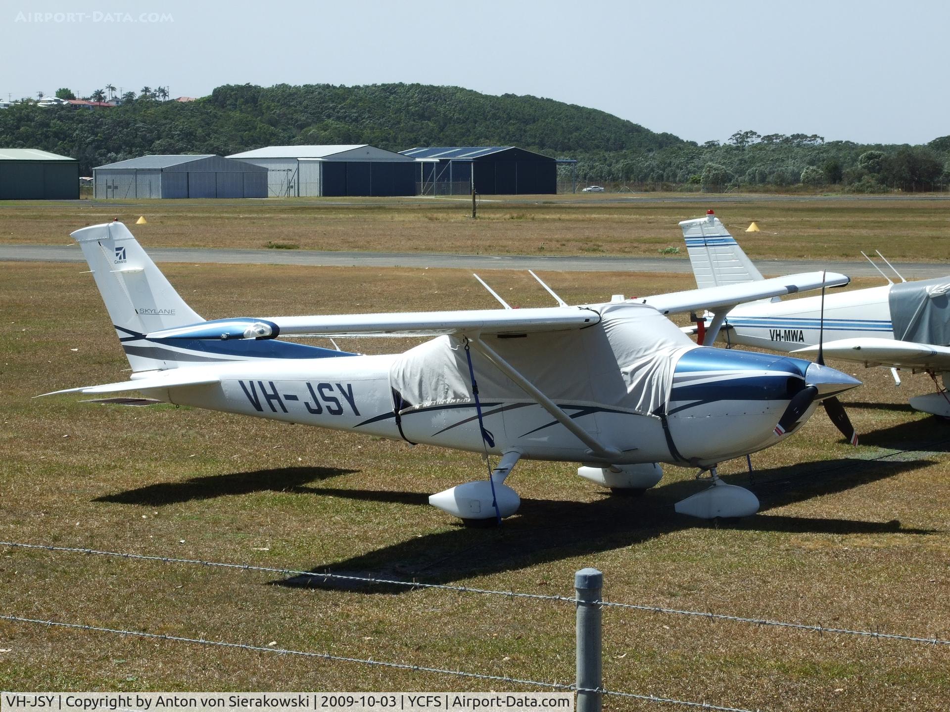 VH-JSY, 2007 Cessna 182T Skylane C/N 18281940, Cessna 182T Skylane at GA area of YCFS 
Serial number: 18281940
Aircraft first registered in Australia: 31 May 2007