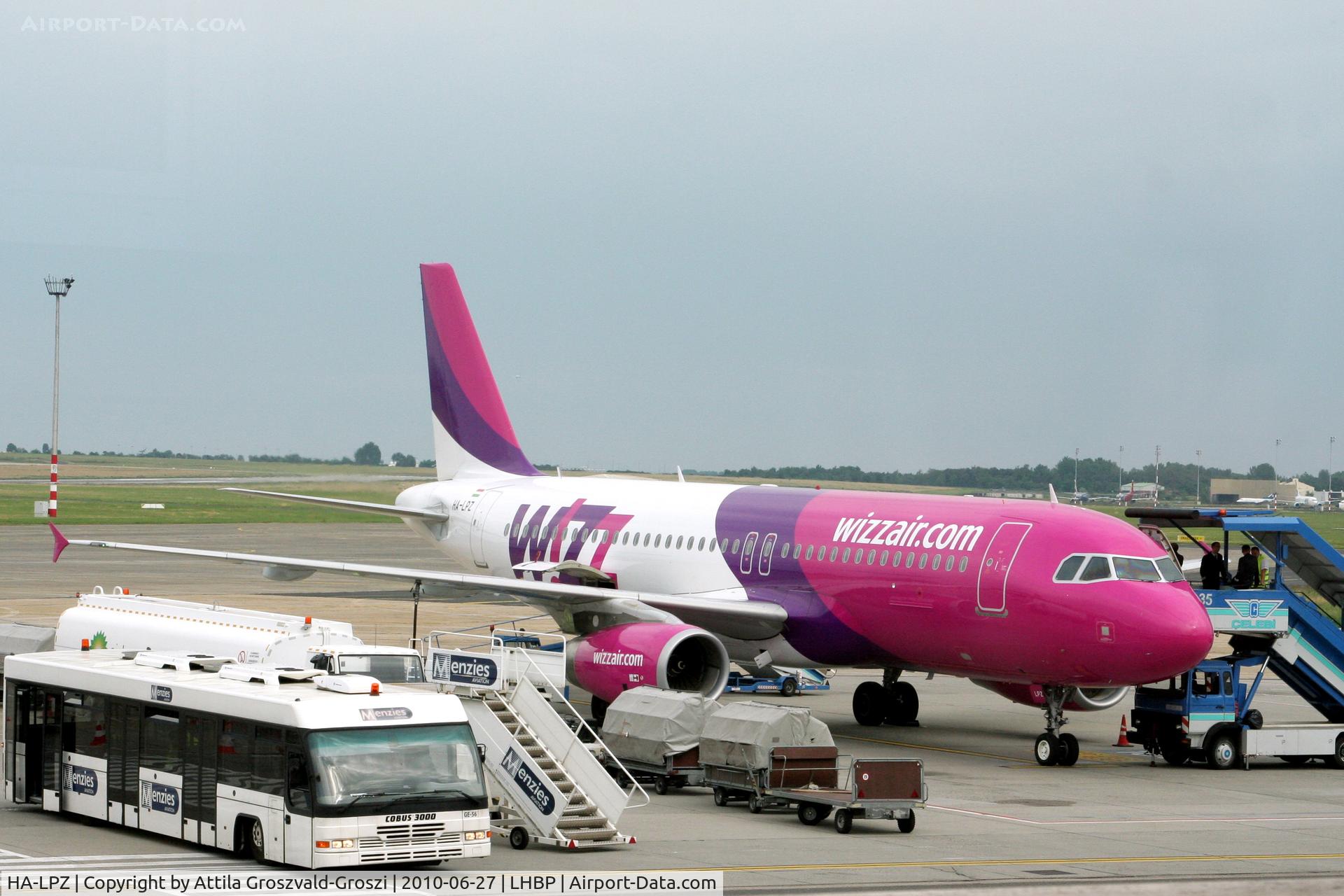 HA-LPZ, 2009 Airbus A320-232 C/N 4174, Budapest Ferihegy 1 Airport.
