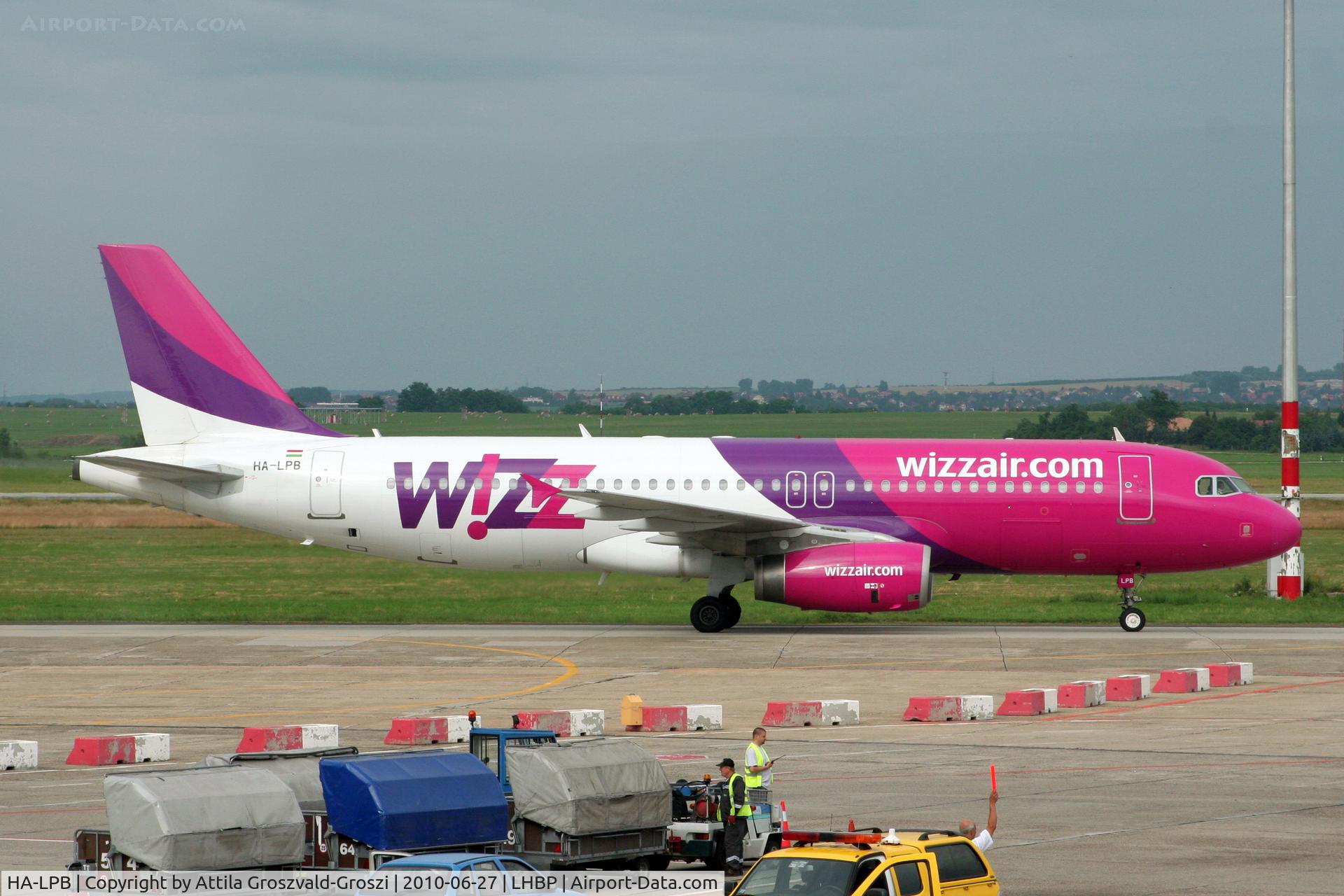 HA-LPB, 2001 Airbus A320-233 C/N 1635, Budapest Ferihegy 1 Airport.