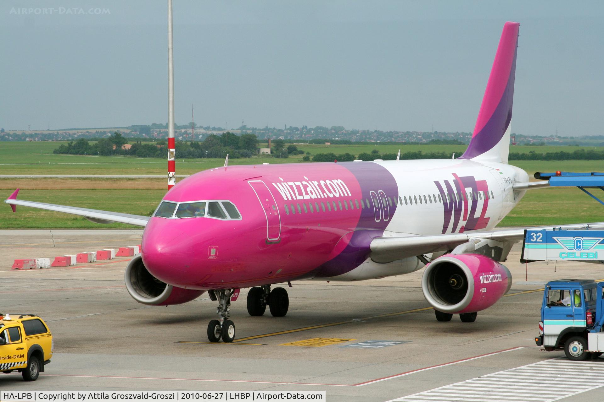 HA-LPB, 2001 Airbus A320-233 C/N 1635, Budapest Ferihegy 1 Airport.