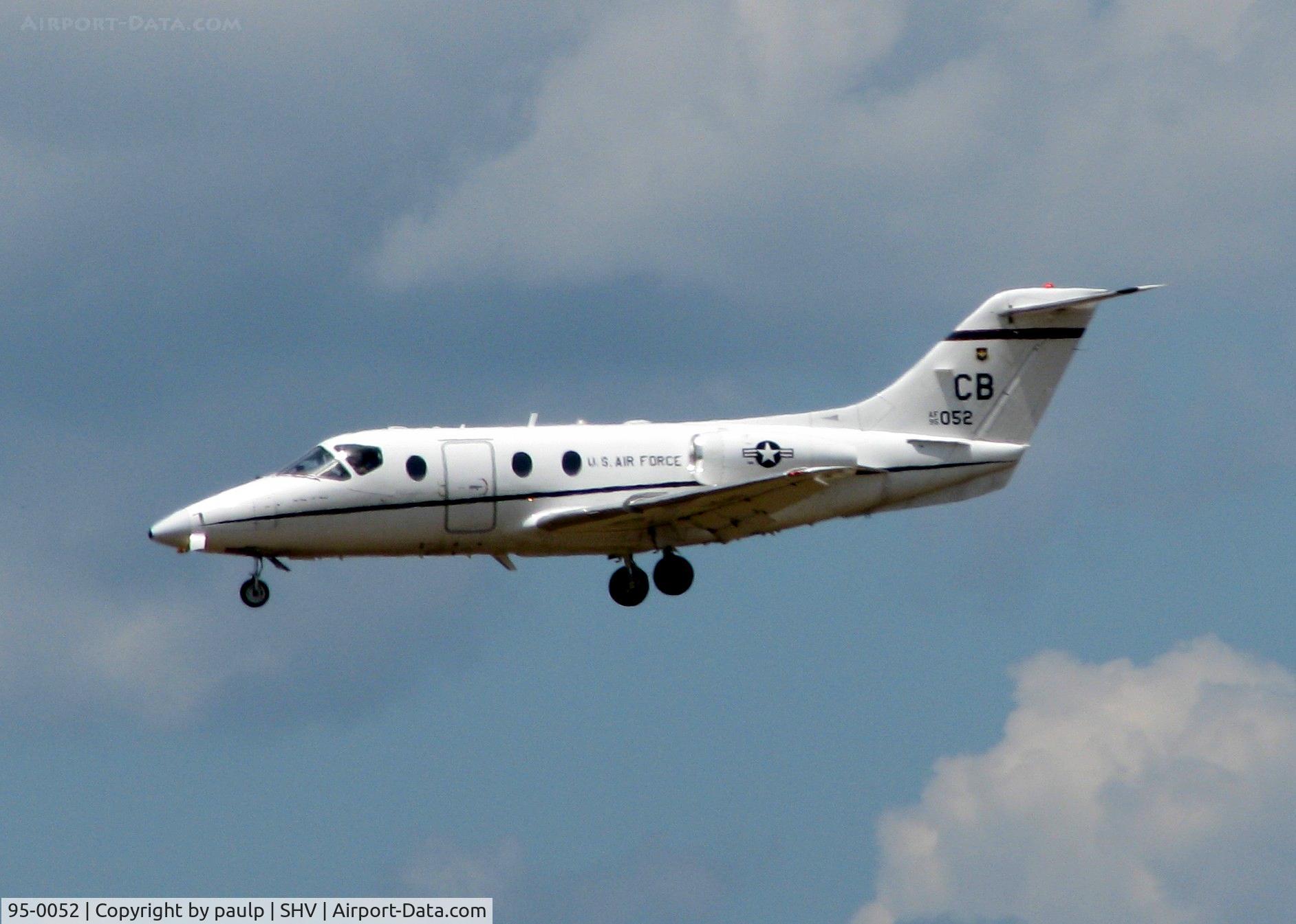 95-0052, 1995 Raytheon T-1A Jayhawk C/N TT-161, Landing at Shreveport Regional.