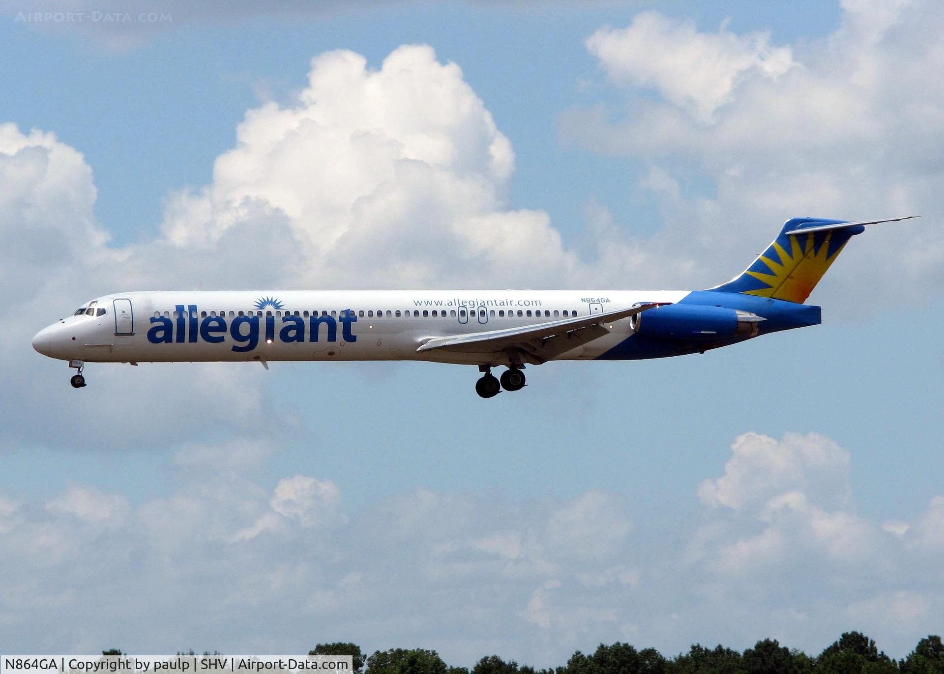 N864GA, 1989 McDonnell Douglas MD-83 (DC-9-83) C/N 49912, Landing at Shreveport Regional.