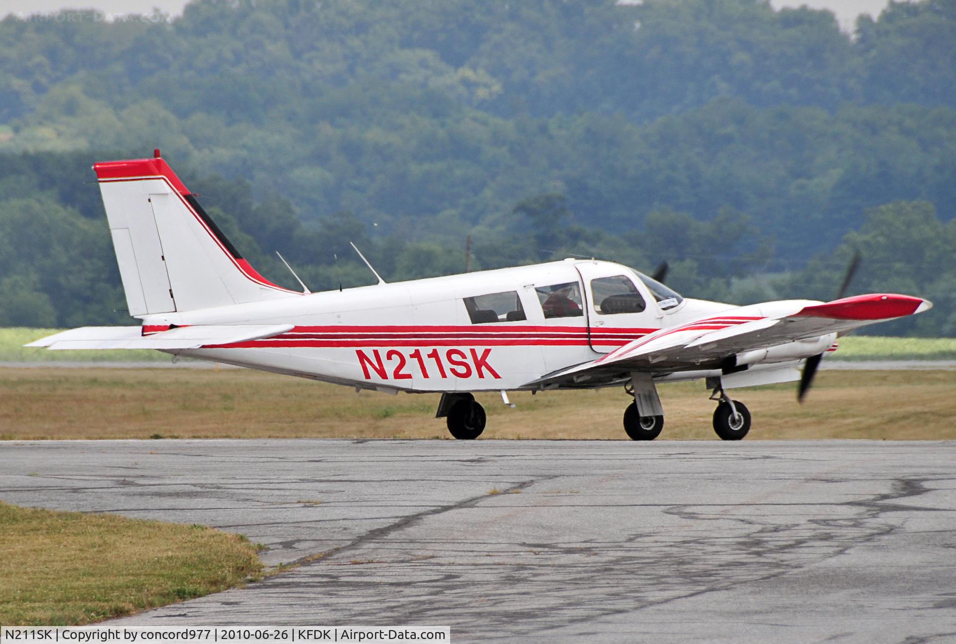 N211SK, 1971 Piper PA-34-200 C/N 34-7250056, Seen at KFDK on 6/26/2010