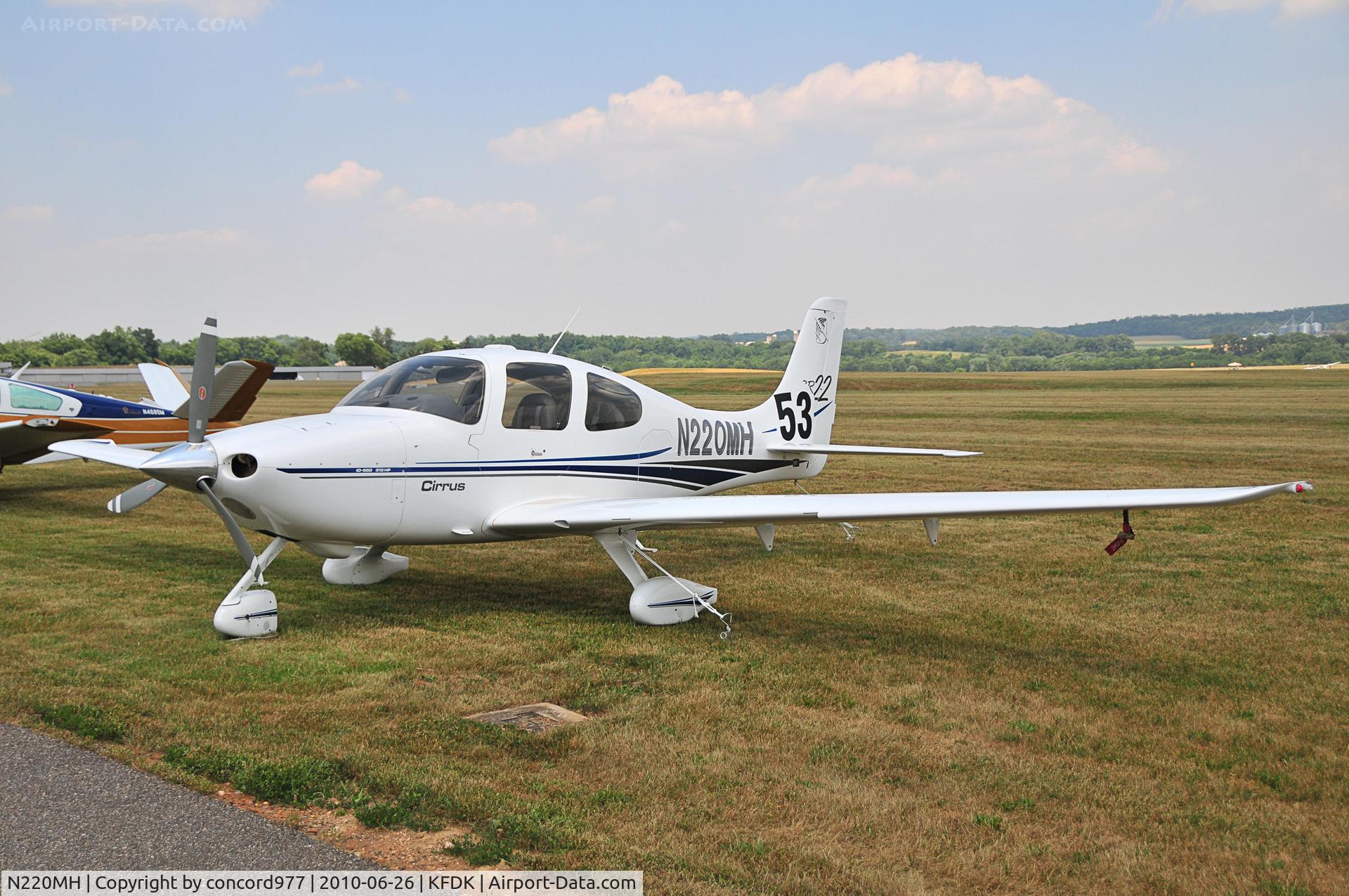 N220MH, 2002 Cirrus SR22 C/N 0205, Seen at KFDK on 6/26/2010