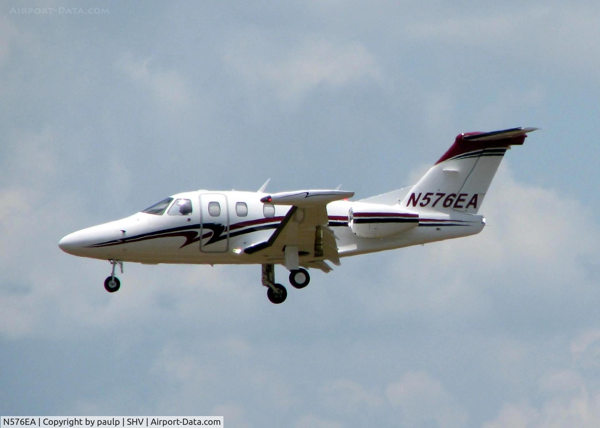 N576EA, 2007 Eclipse Aviation Corp EA500 C/N 000076, Landing at Shreveport Regional.