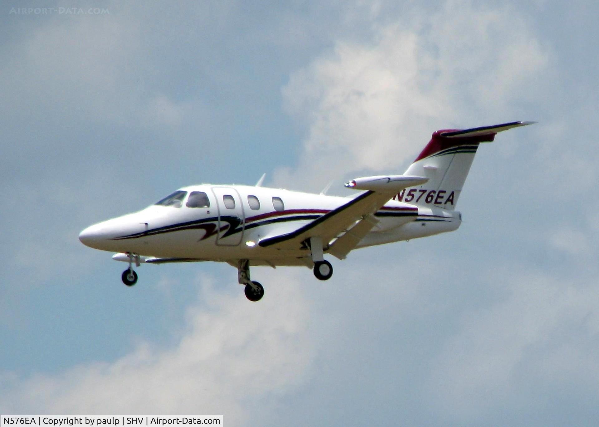 N576EA, 2007 Eclipse Aviation Corp EA500 C/N 000076, Landing at Shreveport Regional.
