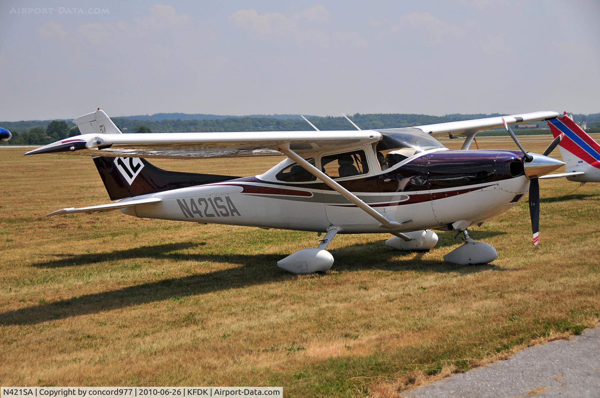 N421SA, 2004 Cessna 182T Skylane C/N 18281378, Seen at KFDK on 6/26/2010