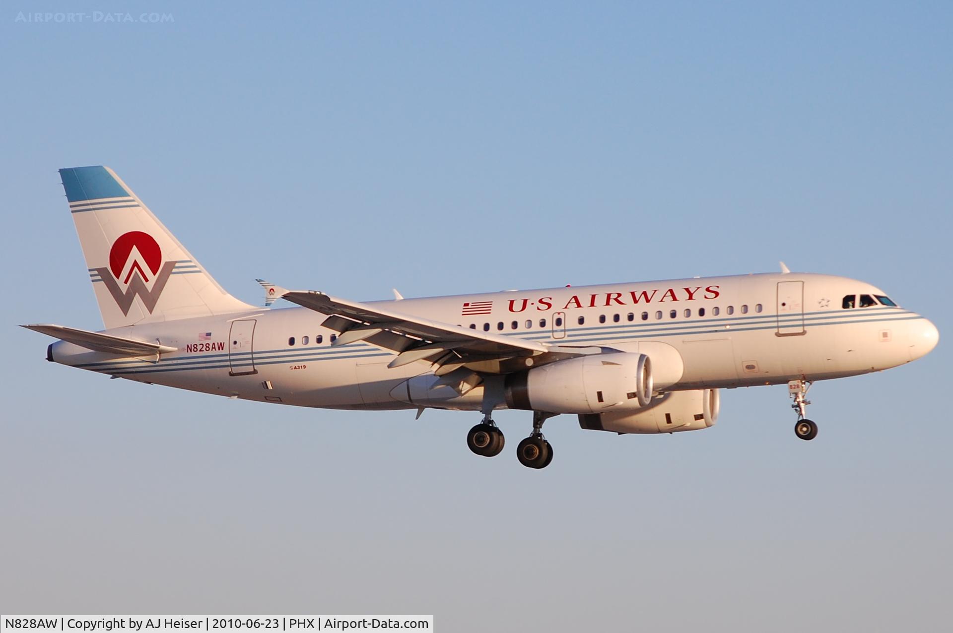 N828AW, 2001 Airbus A319-132 C/N 1552, Short final rwy 26.