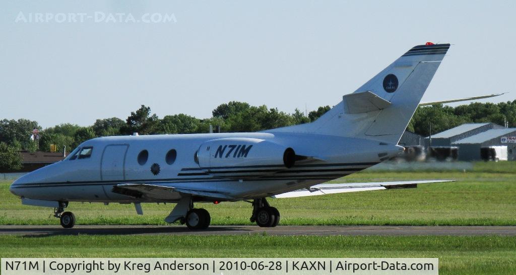 N71M, 1976 Dassault Falcon 10 C/N 88, Dassault Falcon 10 taxiing for departure on runway 31.