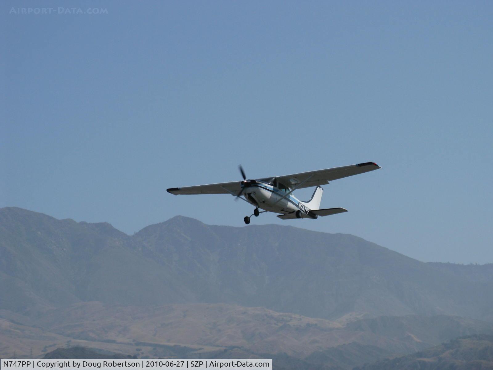 N747PP, 1980 Cessna 182R Skylane C/N R18201587, 1980 Cessna R182 SKYLANE RG, Lycoming O-540-J3C5D 235 Hp, takeoff climb Rwy 22