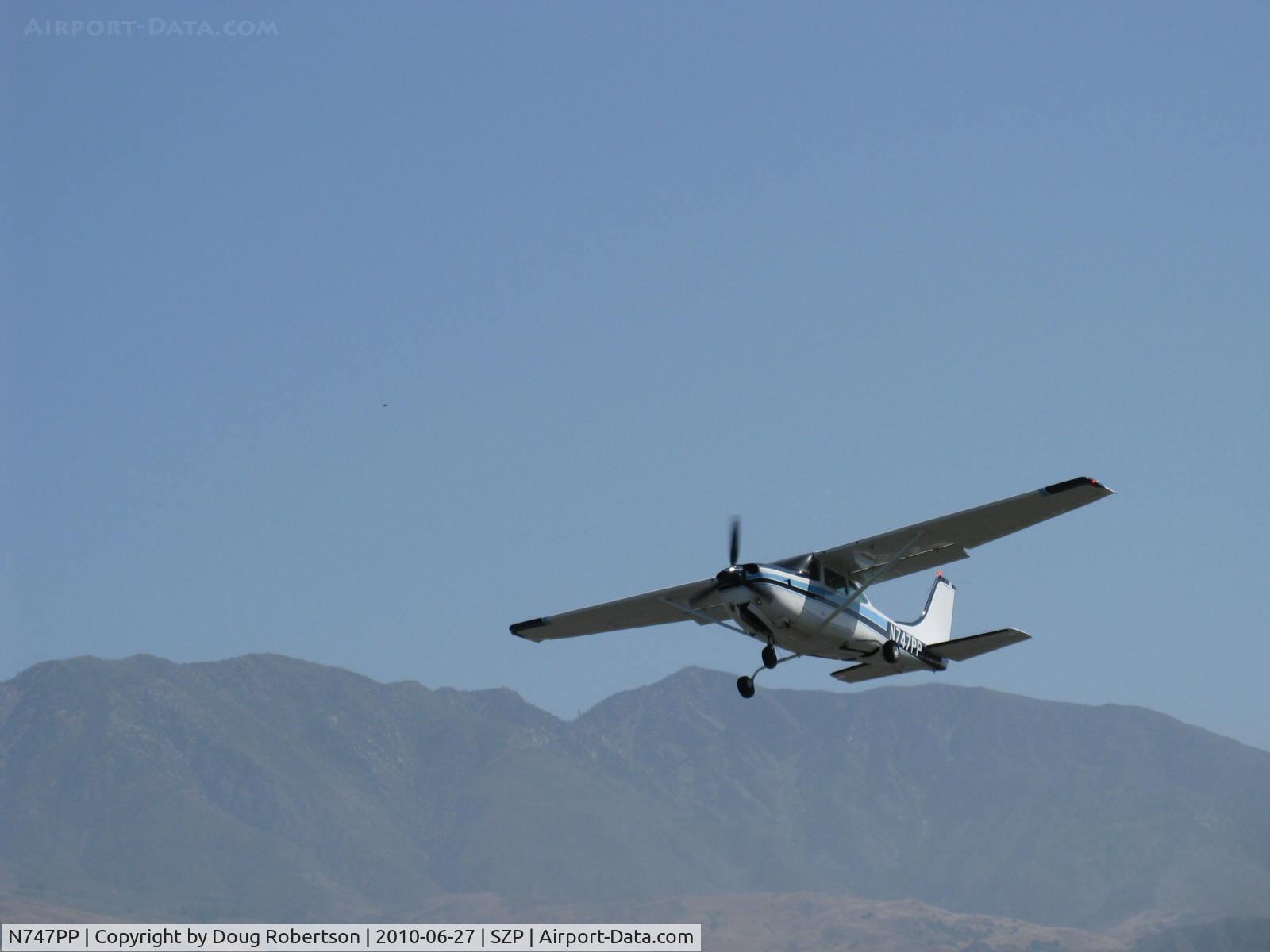 N747PP, 1980 Cessna 182R Skylane C/N R18201587, 1980 Cessna R182 SKYLANE RG, Lycoming O-540-J3C5D 235 Hp, takeoff climb Rwy 22