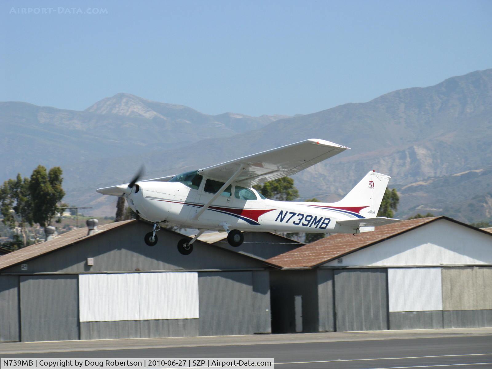 N739MB, 1978 Cessna 172N C/N 17270641, 1975 Cessna 172N SKYHAWK II, Lycoming O-320H2AD 160 Hp, takeoff climb Rwy 22