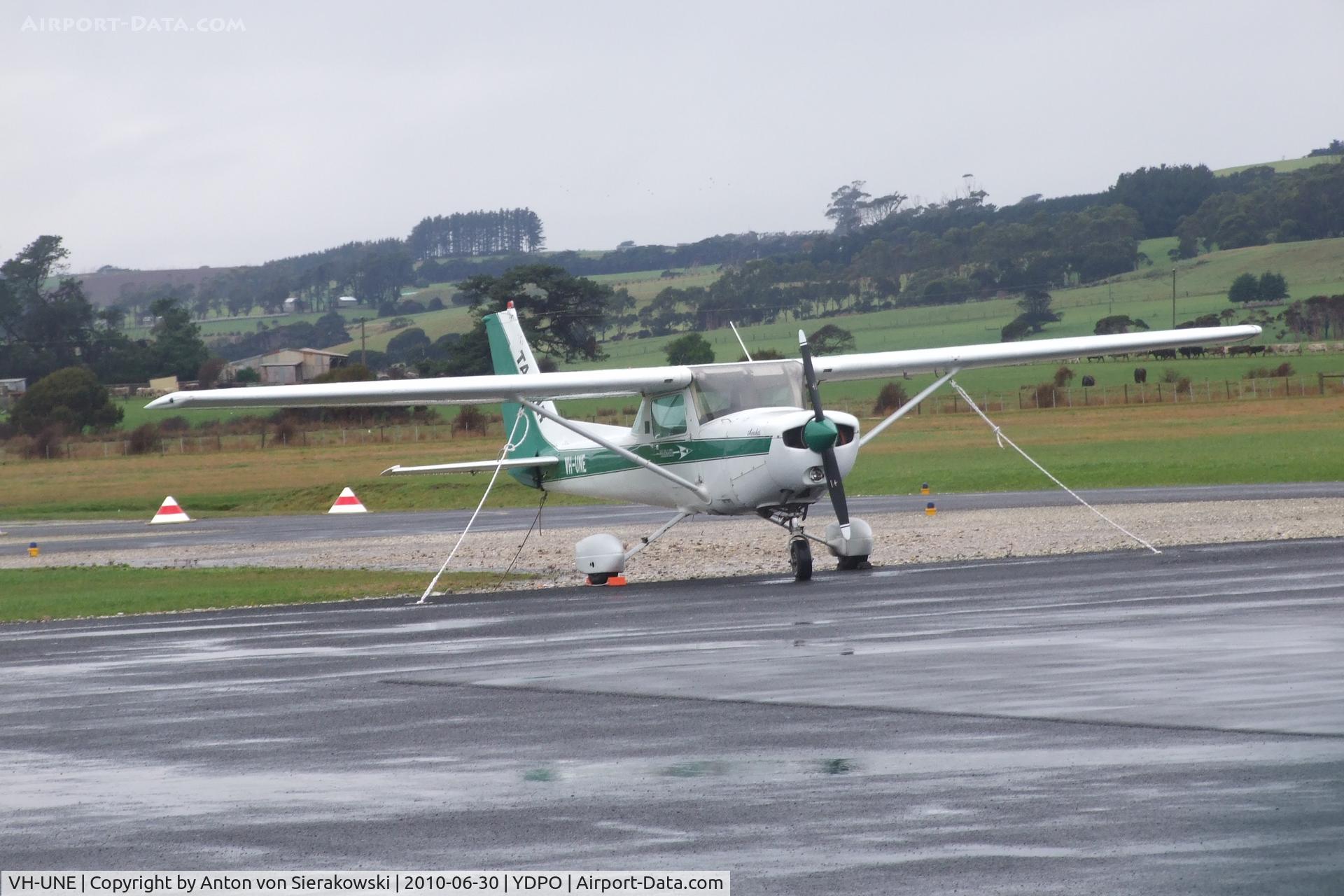 VH-UNE, Cessna A152 Aerobat C/N A1521004, VH-UNE @ YDPO Cessna A152 Operator Tasair
SN: A1521004 1st reg au : 20 May 1988