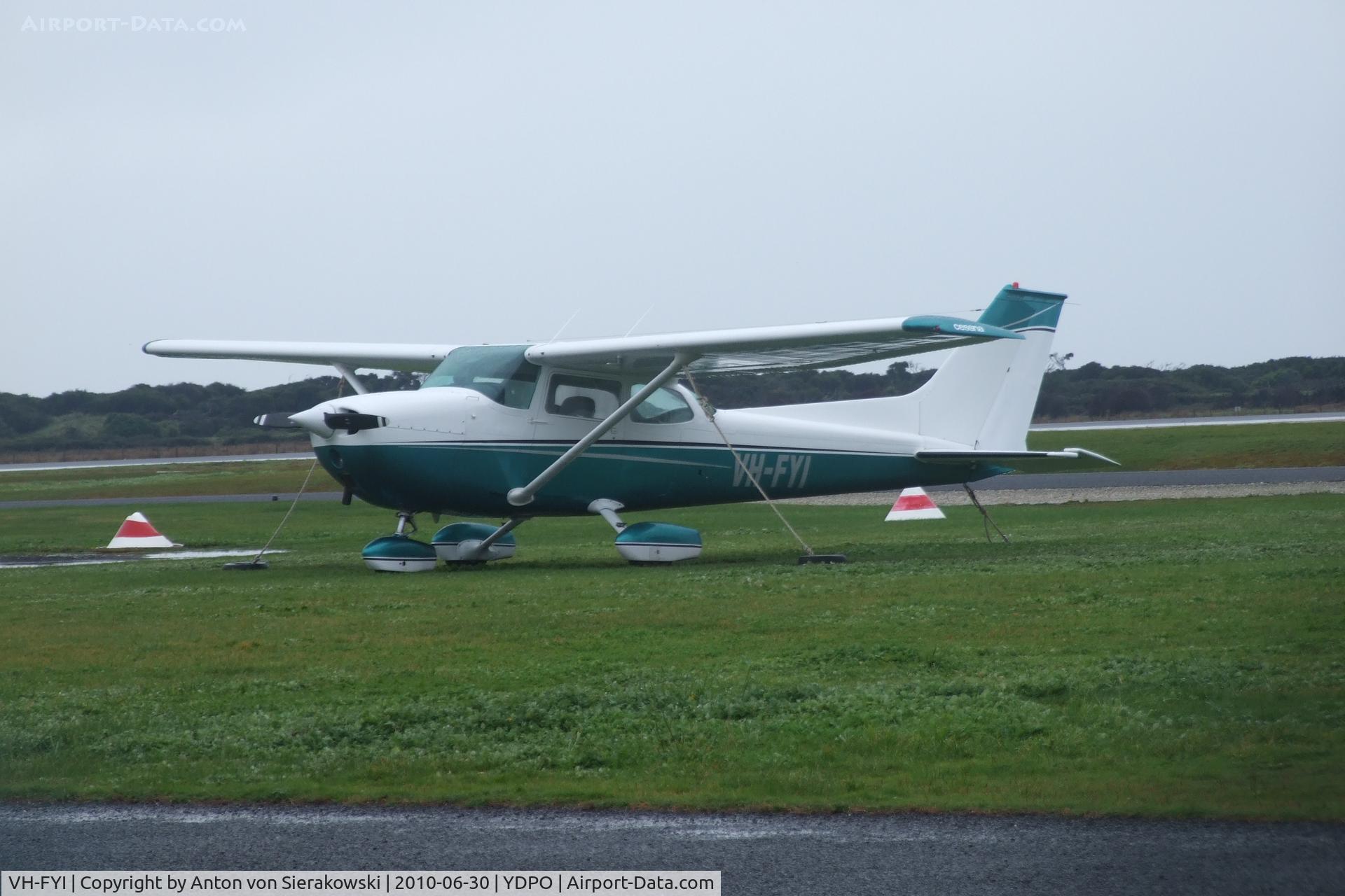 VH-FYI, 1974 Cessna 172M C/N 17263277, VH-FYI @ YDPO Cessna 172M
SN: 17263277 1st reg au: 28 Oct 1974