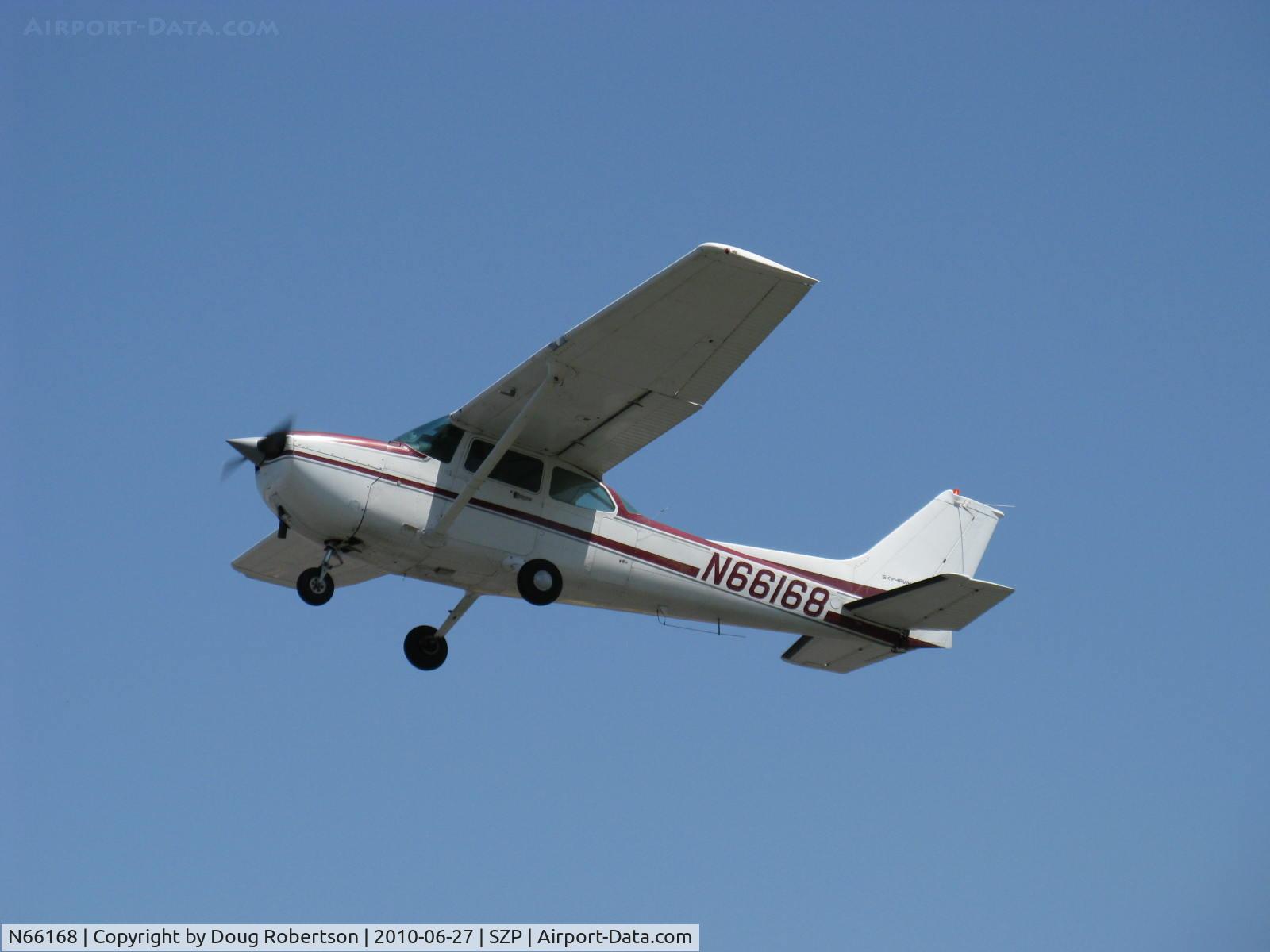 N66168, 1983 Cessna 172P C/N 17275974, 1983 Cessna 172P SKYHAWK II, Lycoming O-320-D2J 160 Hp, takeoff climb Rwy 22