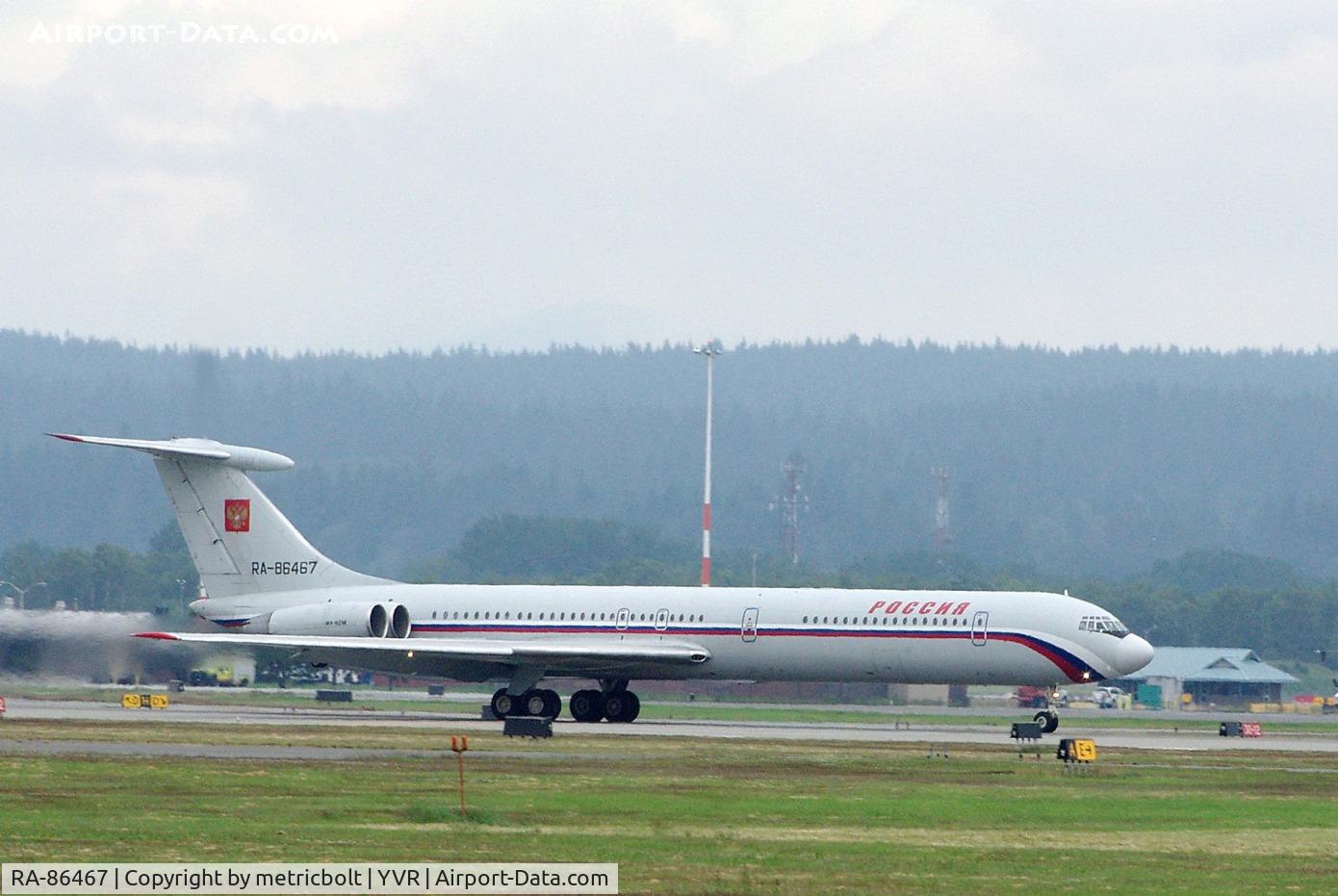 RA-86467, 1987 Ilyushin Il-62M C/N 3749733, take off from YVR