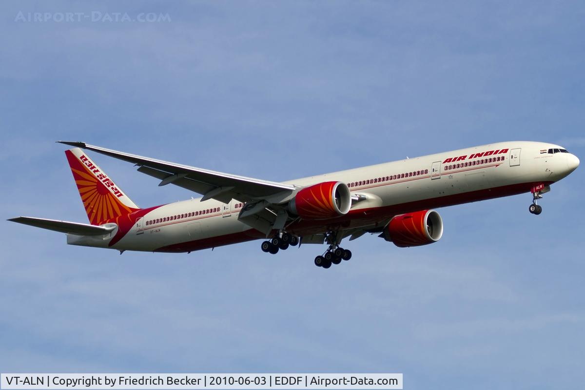 VT-ALN, 2008 Boeing 777-337/ER C/N 36312, short final RW07R