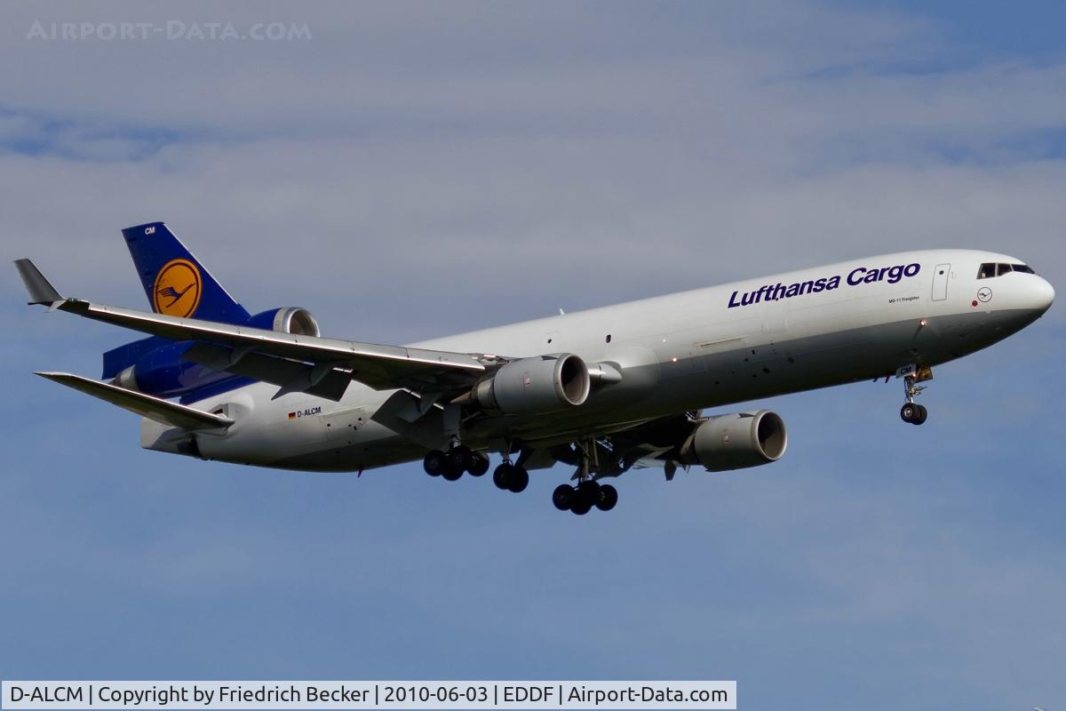 D-ALCM, 2001 McDonnell Douglas MD-11F C/N 48805, short final RW07R
