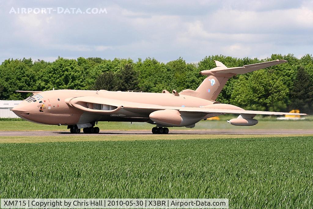 XM715, 1963 Handley Page Victor K.2 C/N HP80/83, 'Teasin' Tina' performing its fast taxy run