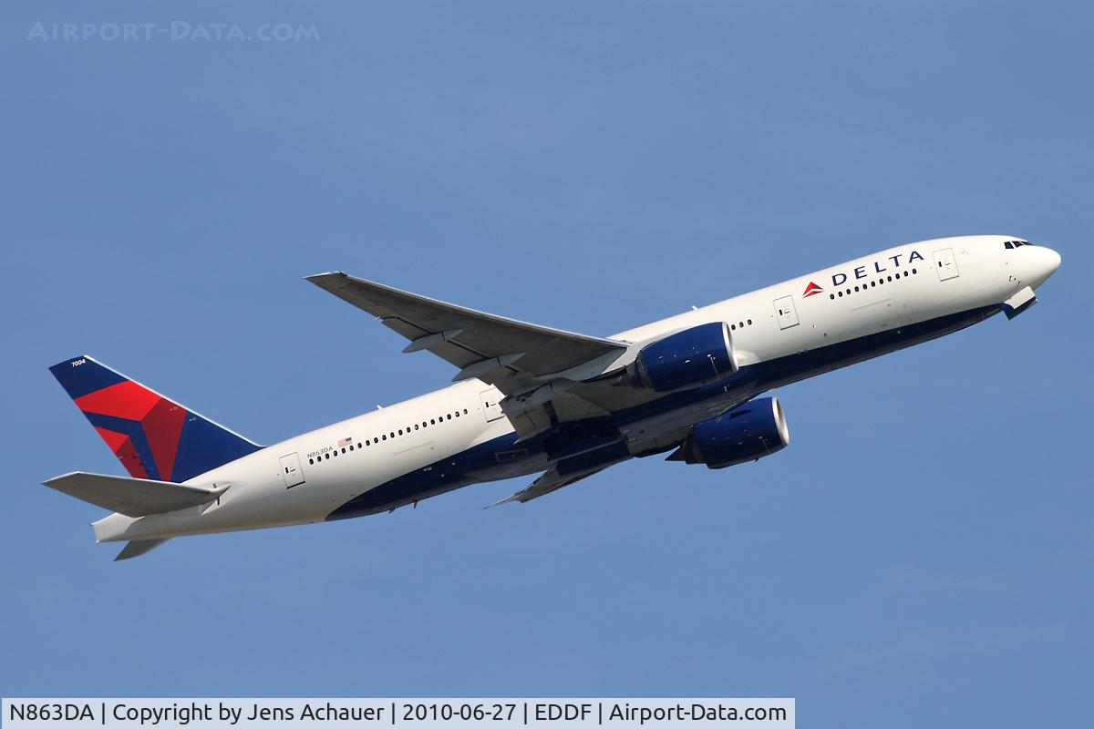 N863DA, 1999 Boeing 777-232 C/N 29735, Take off to ATL