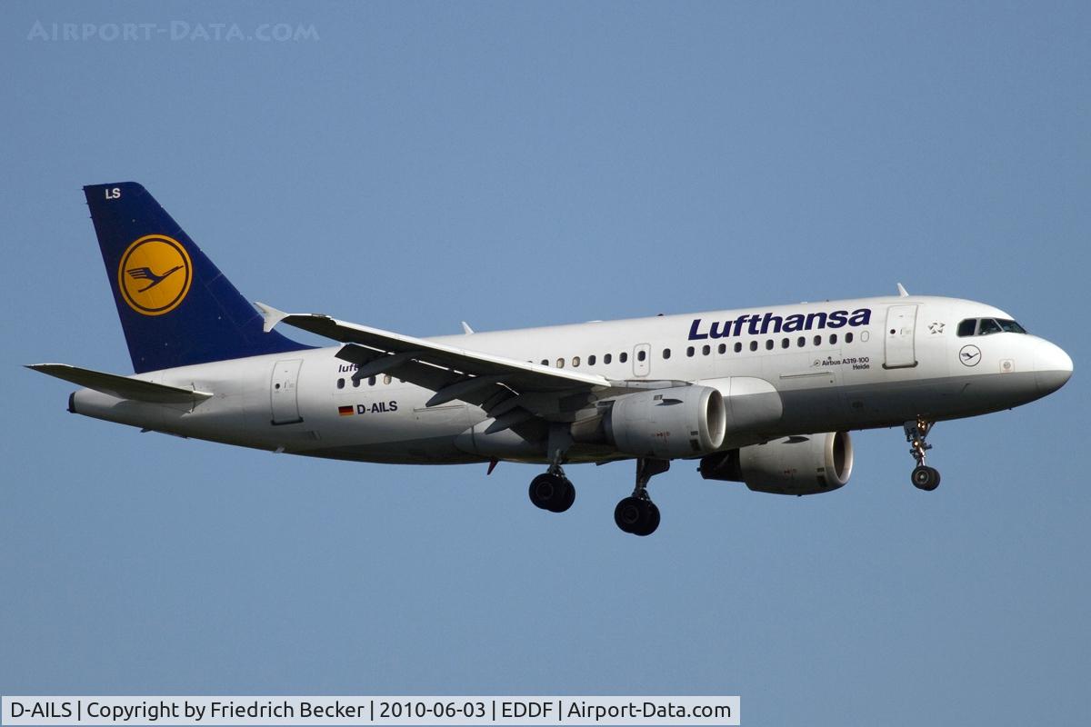 D-AILS, 1997 Airbus A319-114 C/N 729, short final Rw07R