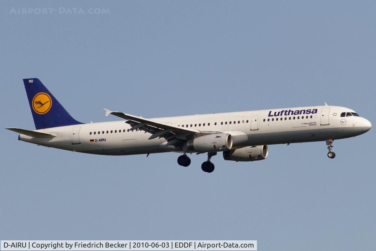 D-AIRU, 1997 Airbus A321-131 C/N 692, short final RW07R