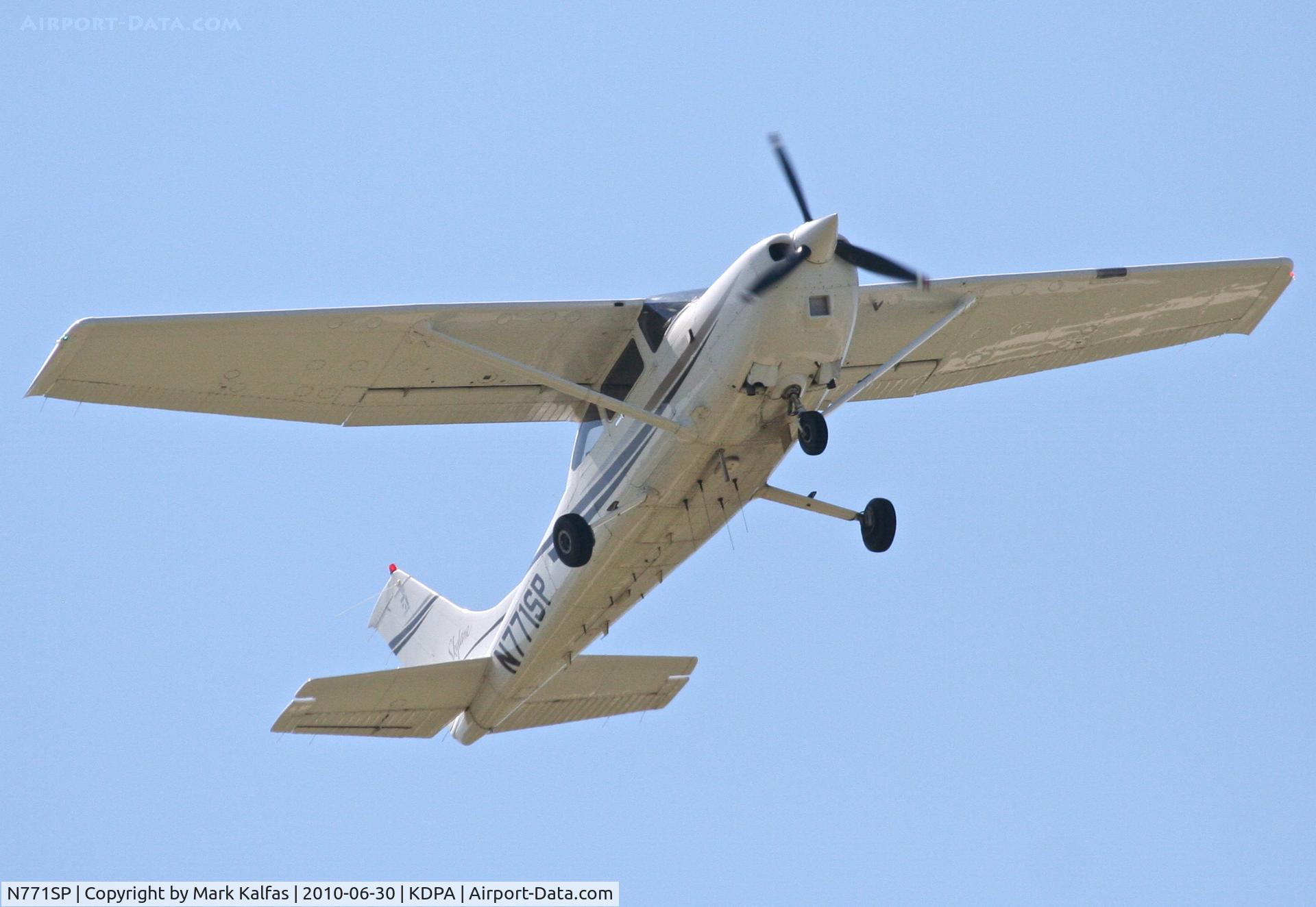 N771SP, 1999 Cessna 182S Skylane C/N 18280653, Illinois State Police Cessna 182S, N177SP departing runway 10 KDPA.