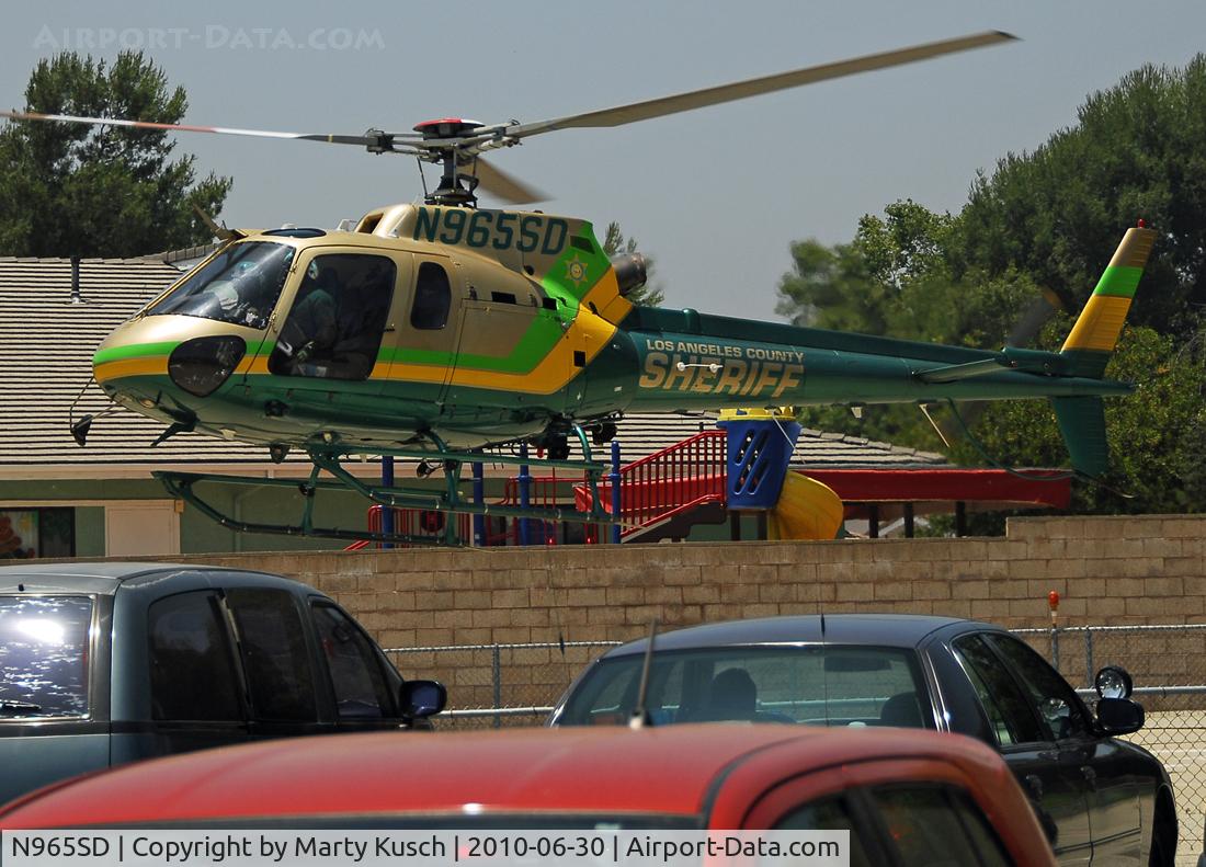 N965SD, 2002 Eurocopter AS-350B-2 Ecureuil C/N 3626, Landing at the Walnut Sheriff Station helipad.