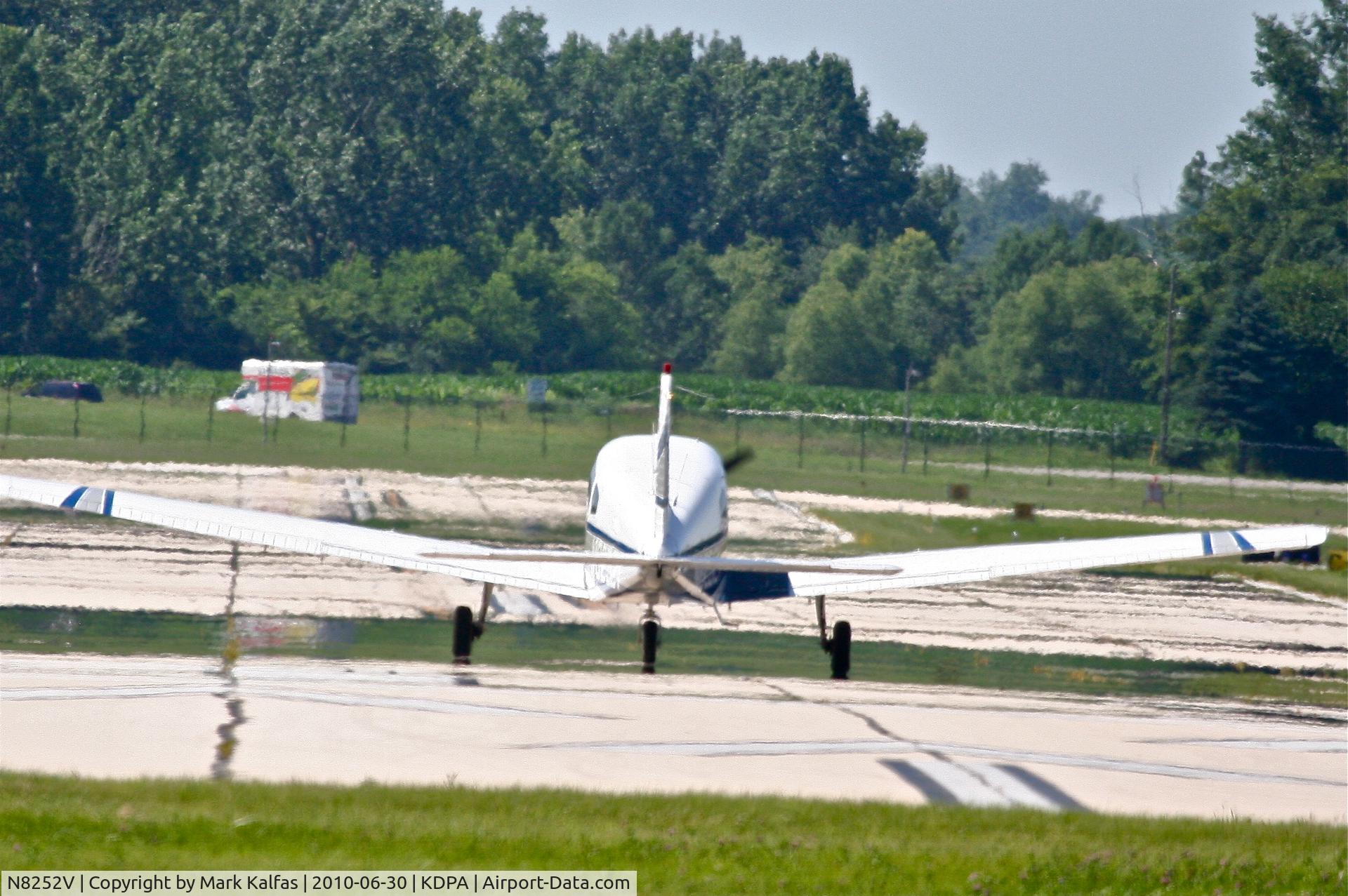N8252V, 1980 Piper PA-28-161 C/N 28-8116010, TRAVEL EXPRESS AVIATION, Piper PA-28-161 Warrior II rolling RWY 33 KDPA for some pattern work.