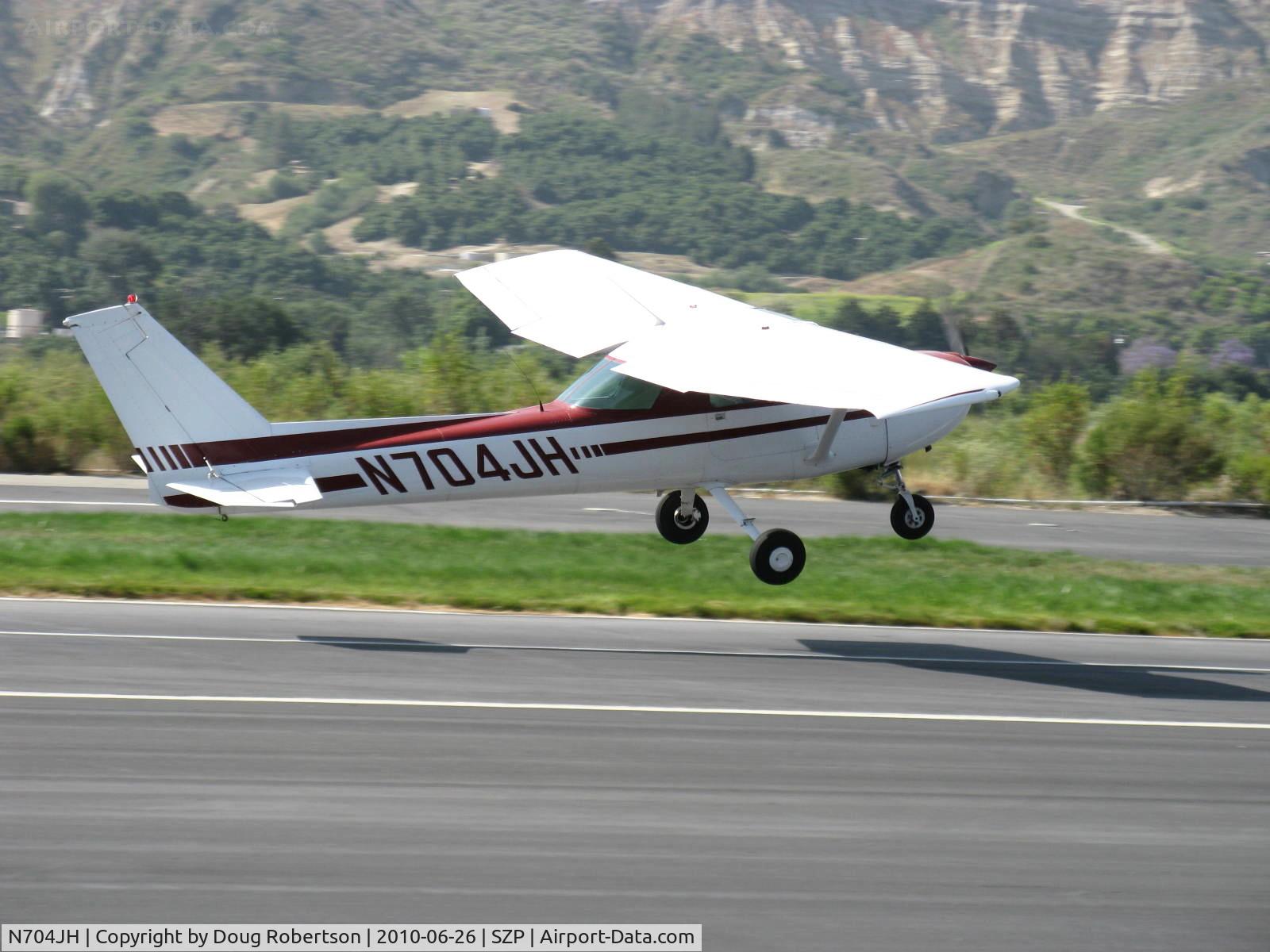 N704JH, 1976 Cessna 150M C/N 15078644, 1976 Cessna 150M, Continental O-200 100 Hp, takeoff Rwy 22