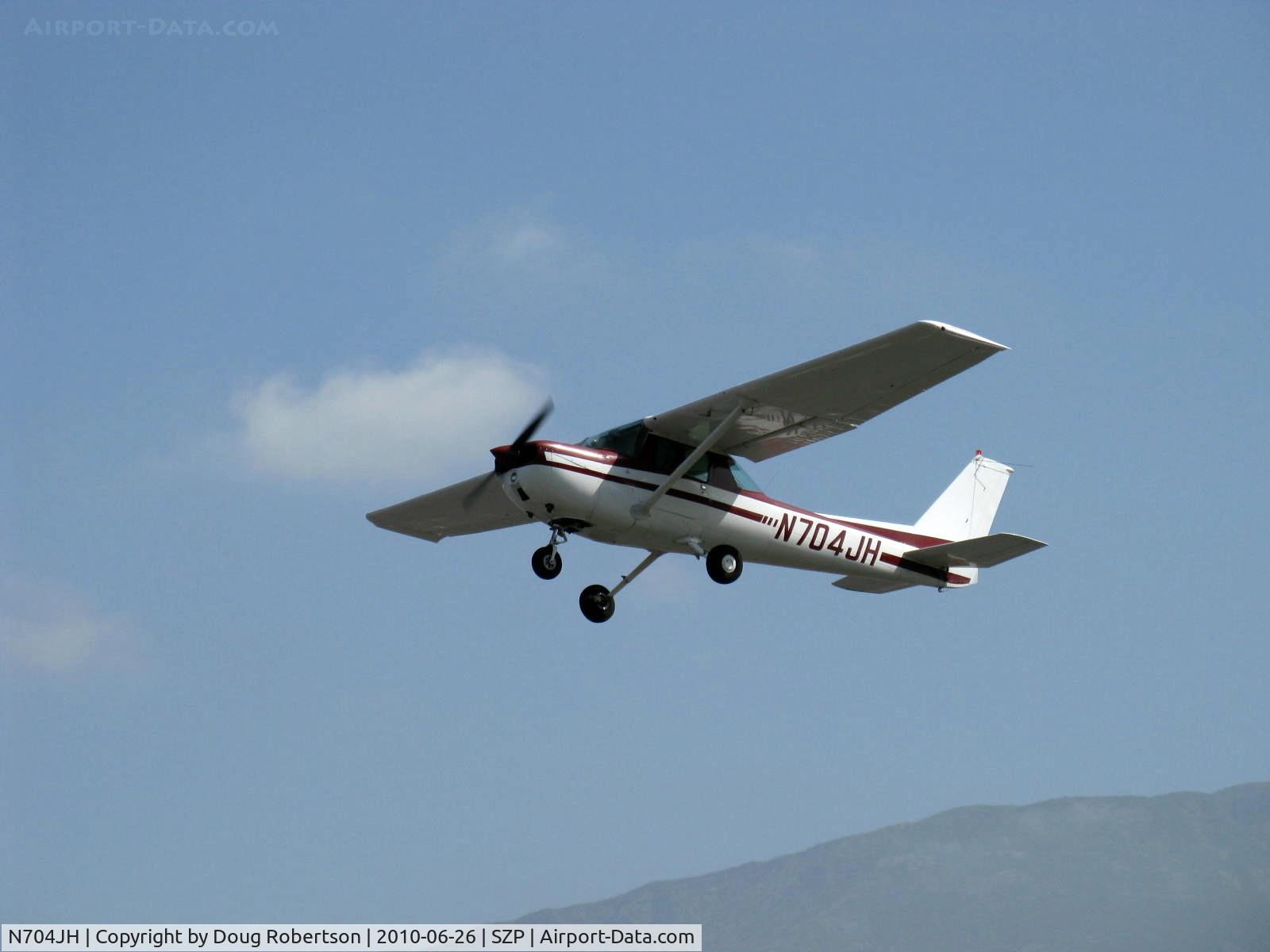 N704JH, 1976 Cessna 150M C/N 15078644, 1976 Cessna 150M, Continental O-200 100 Hp, takeoff climb Rwy 22