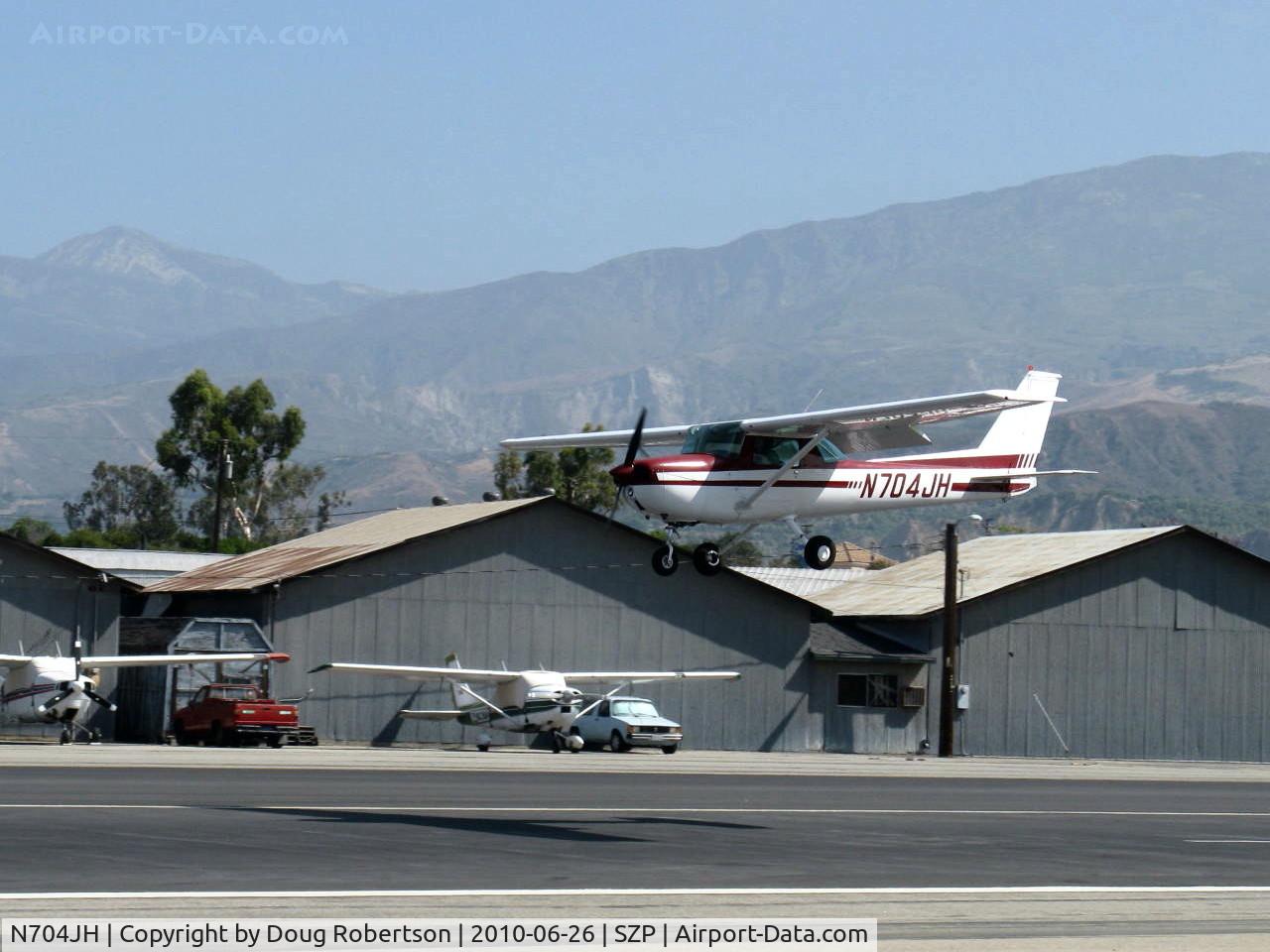 N704JH, 1976 Cessna 150M C/N 15078644, 1976 Cessna 150M, Continental O-200 100 Hp, landing Rwy 22