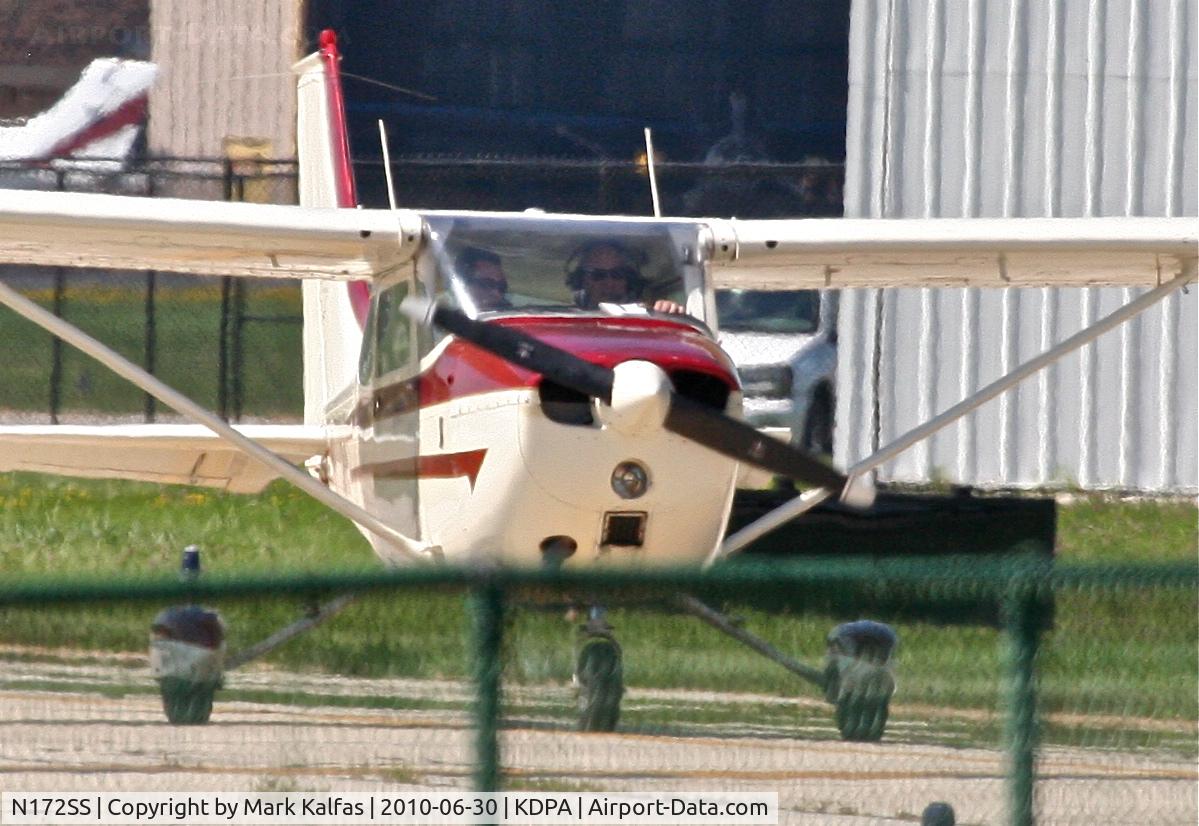 N172SS, 1972 Cessna 172L C/N 17260696, Illinois Aviation Academy/ FLYING W LEASING INC Cessna 172L N172SS, taxiway Bravo for RWY 33 KDPA.