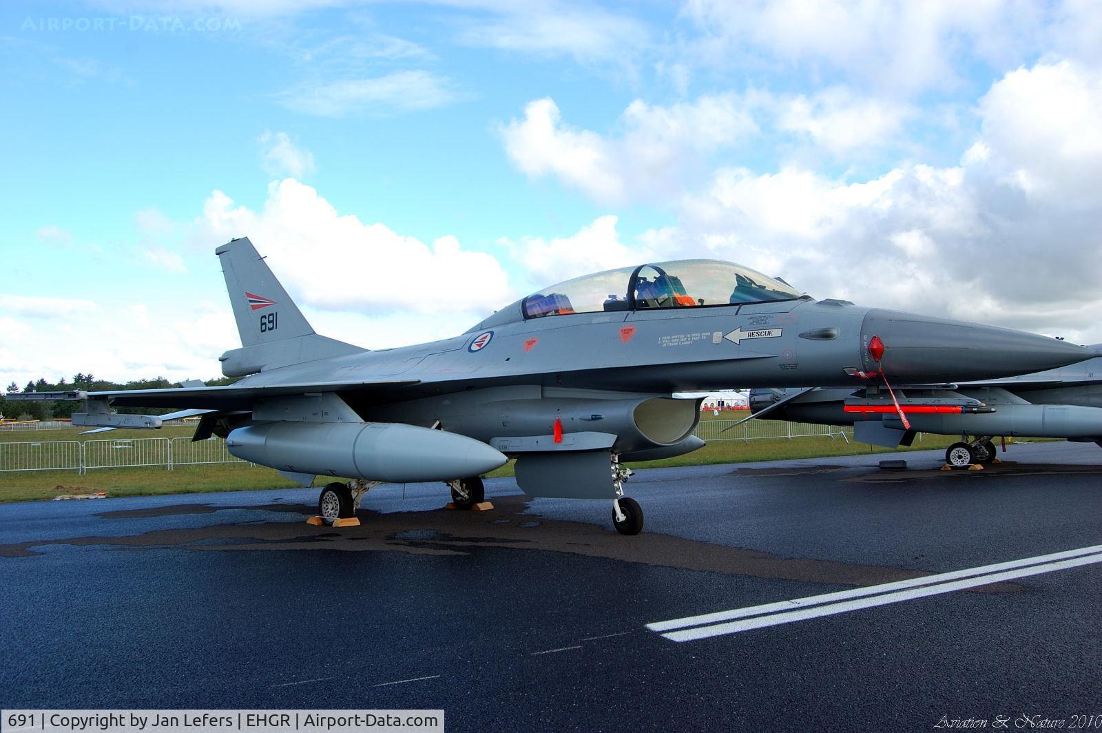 691, 1980 Fokker F-16B Fighting Falcon C/N 6L-10, Noorwegen Air Force