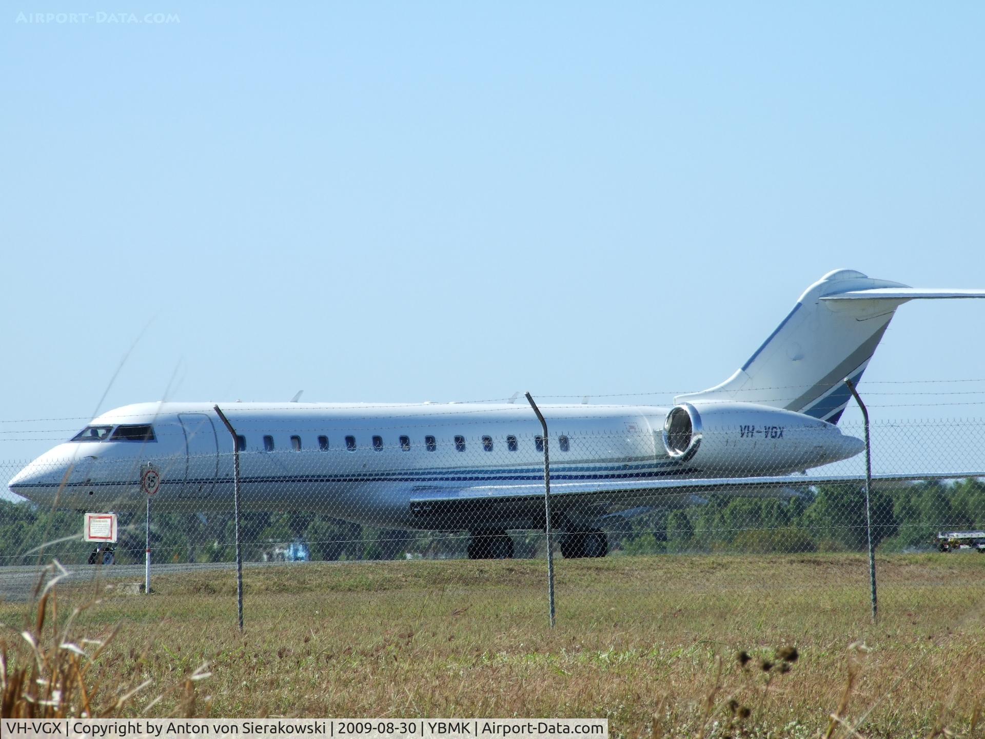 VH-VGX, 2001 Bombardier BD-700-1A10 Global Express C/N 9079, VH-VGX @ YBMK BOMBARDIER BD-700-1A10
SN: 9079 1st Reg: 27 Nov 2002