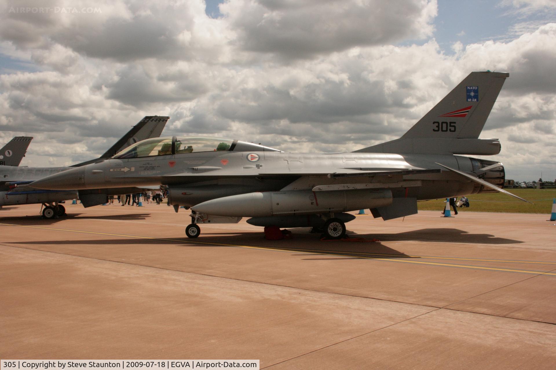 305, General Dynamics F-16BM Fighting Falcon C/N 6L-5, Taken at the Royal International Air Tattoo 2009