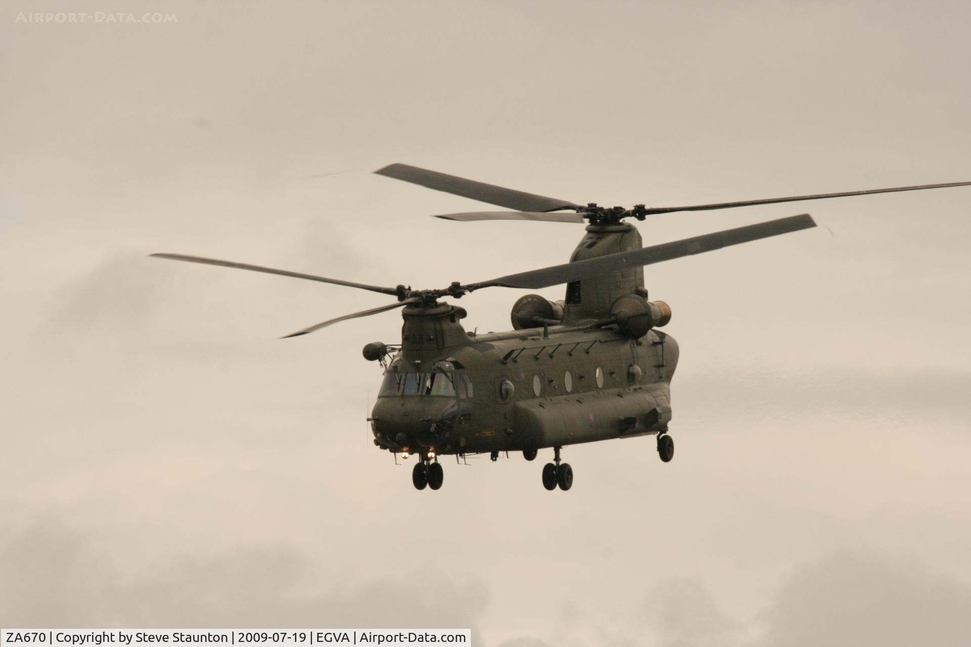 ZA670, Boeing Vertol Chinook HC.2 C/N M/A001/B-812/M7032, Taken at the Royal International Air Tattoo 2009