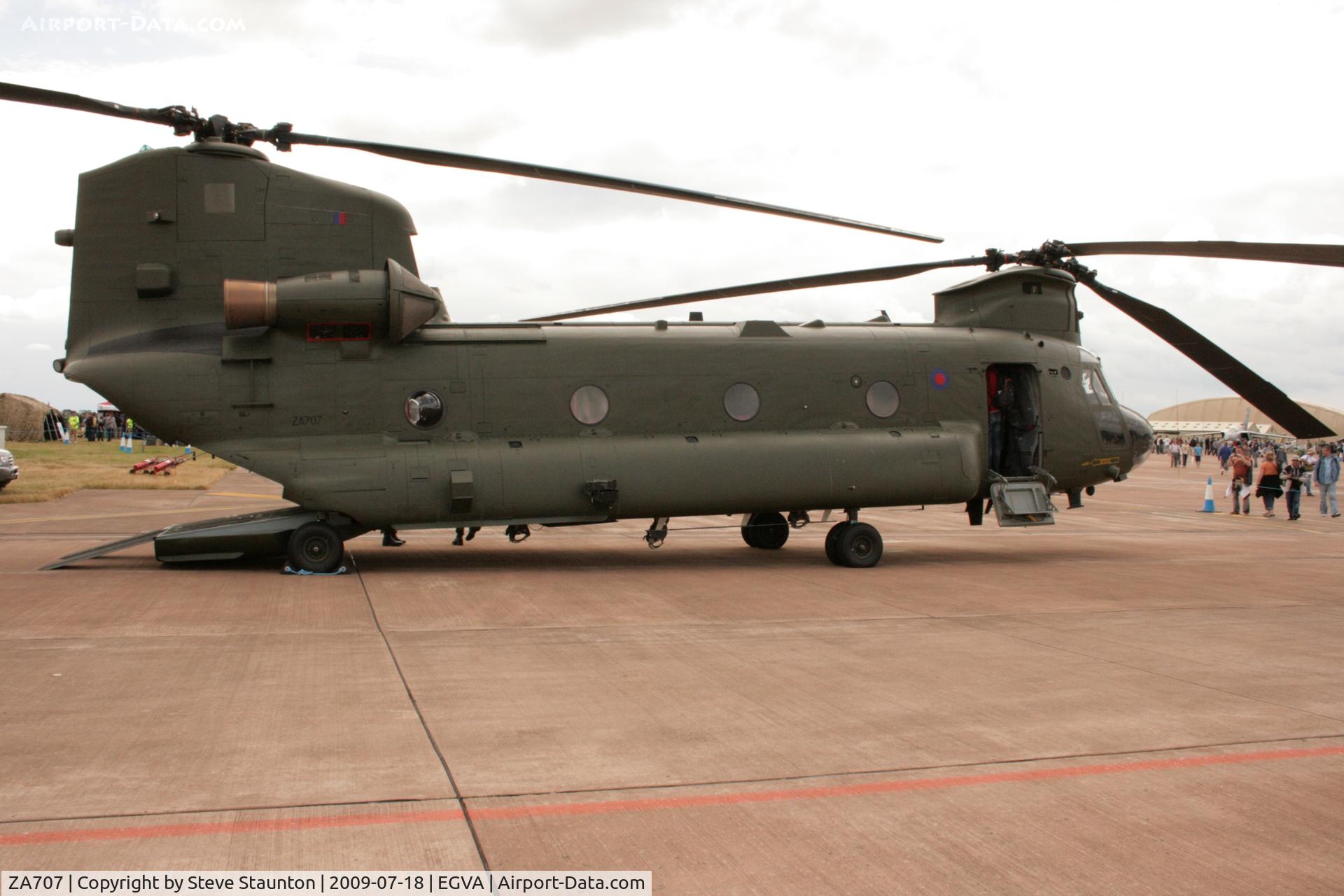 ZA707, Boeing Vertol Chinook HC.2 C/N M/A019/B-837/M7025, Taken at the Royal International Air Tattoo 2009