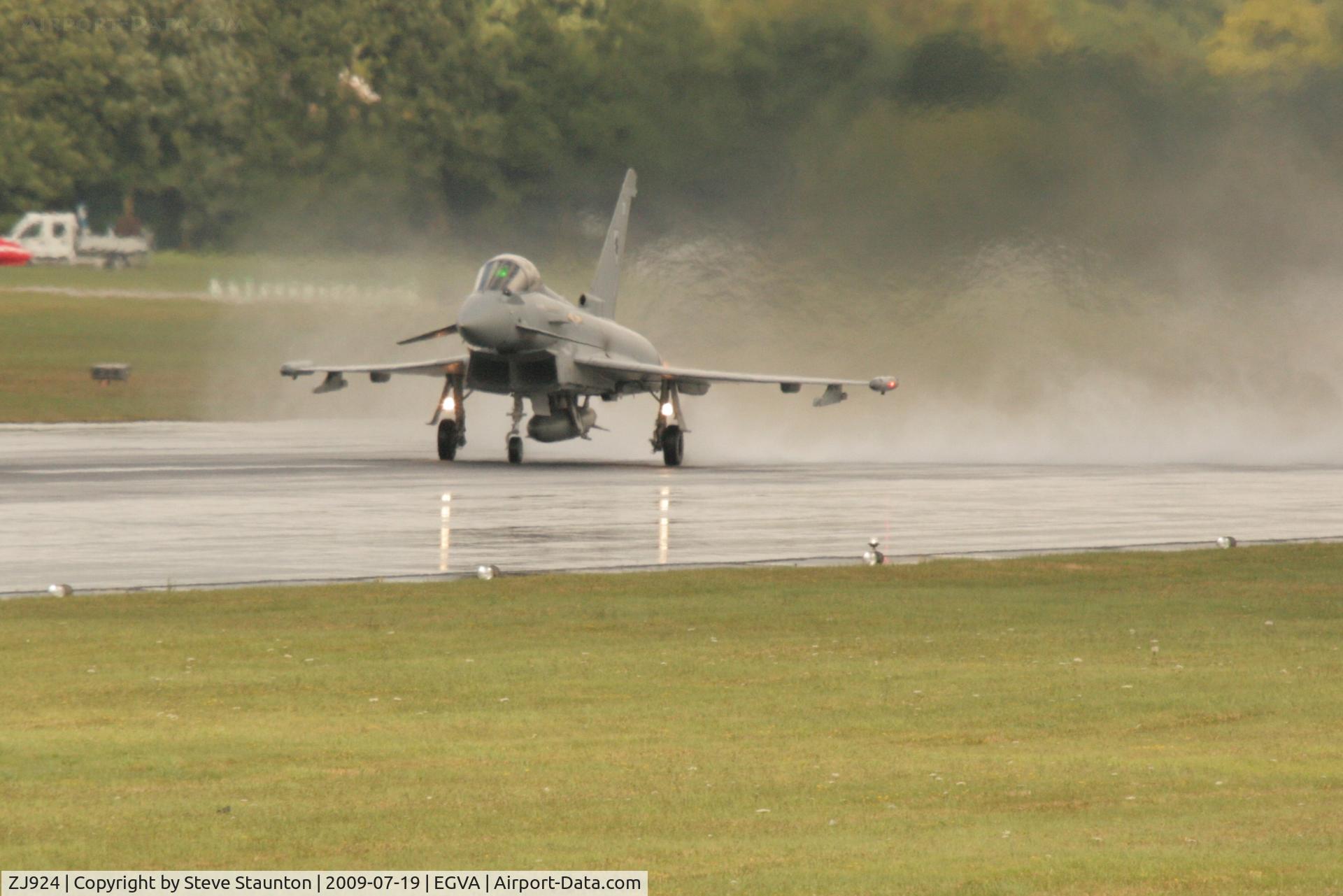 ZJ924, 2006 Eurofighter EF-2000 Typhoon FGR4 C/N 0077/BS015, Taken at the Royal International Air Tattoo 2009