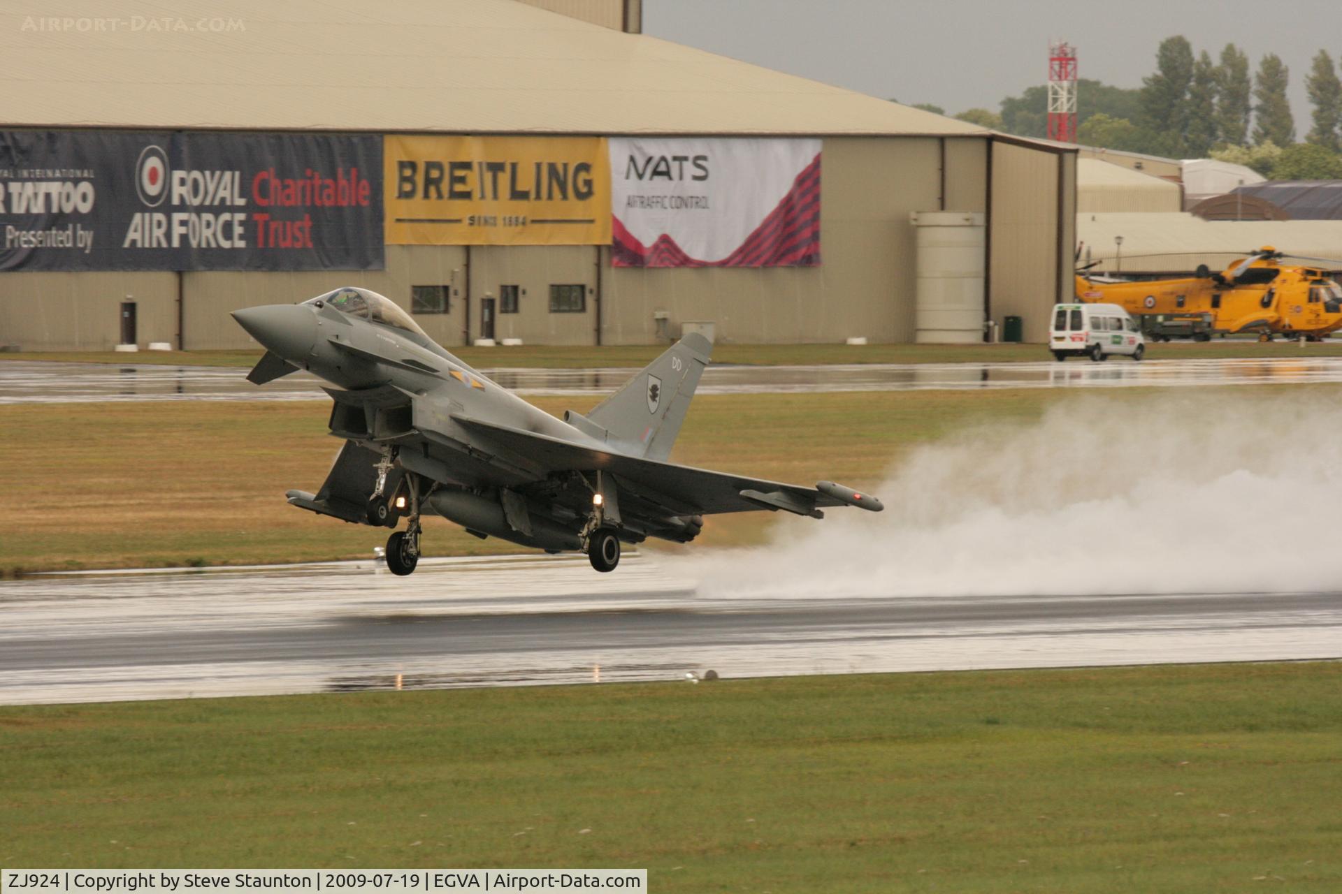 ZJ924, 2006 Eurofighter EF-2000 Typhoon FGR4 C/N 0077/BS015, Taken at the Royal International Air Tattoo 2009