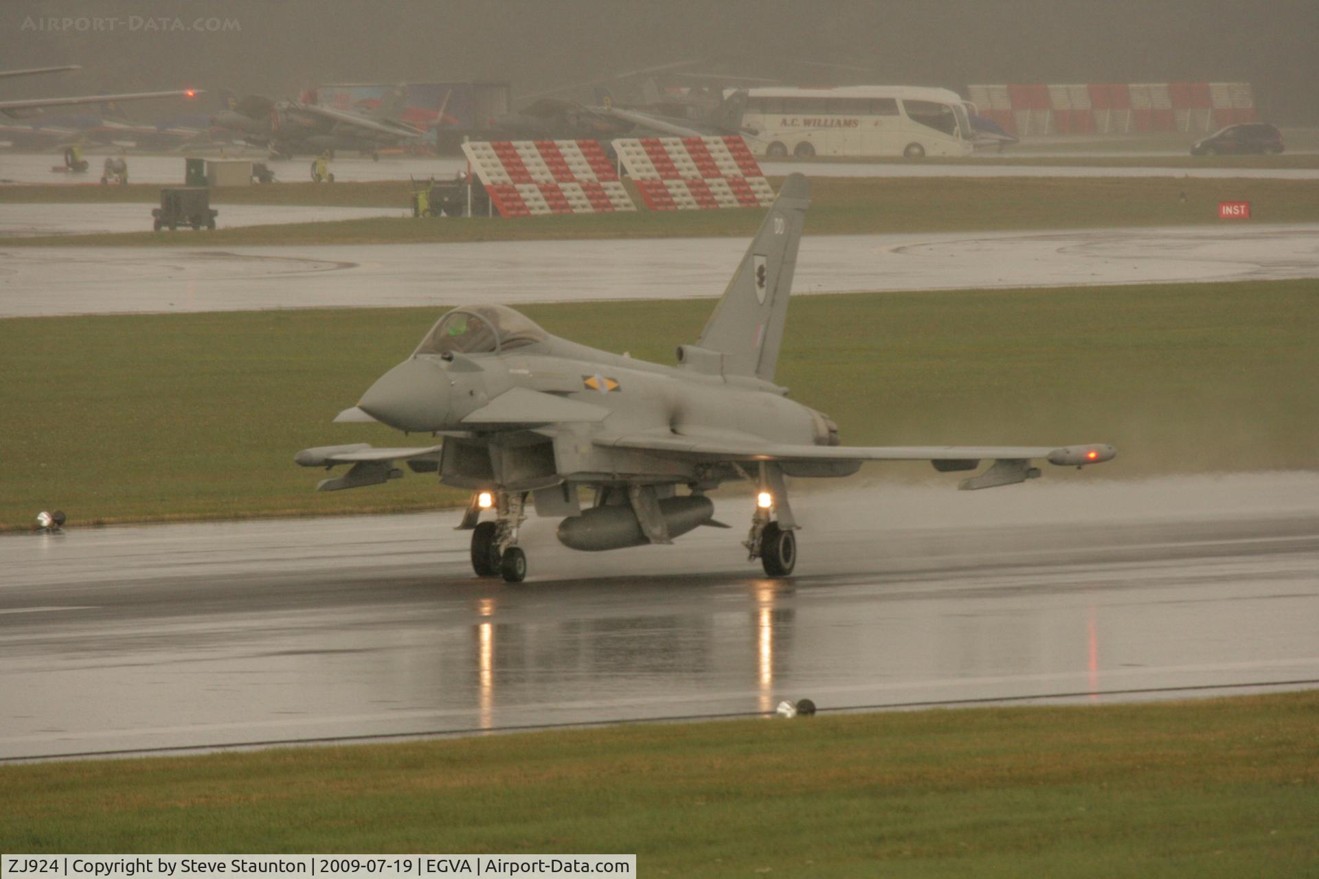 ZJ924, 2006 Eurofighter EF-2000 Typhoon FGR4 C/N 0077/BS015, Taken at the Royal International Air Tattoo 2009